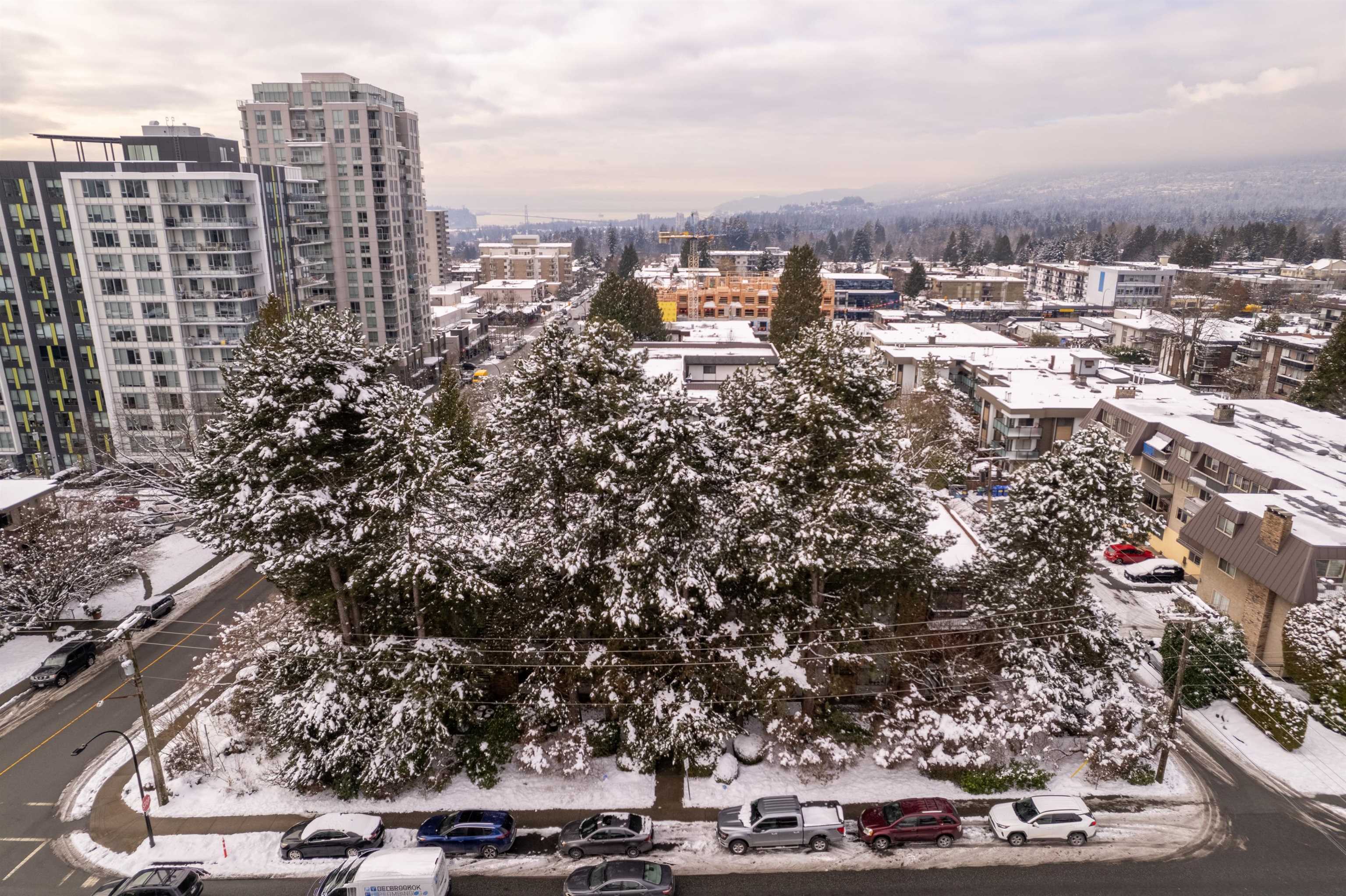 Listing image of 204 1721 ST. GEORGES AVENUE