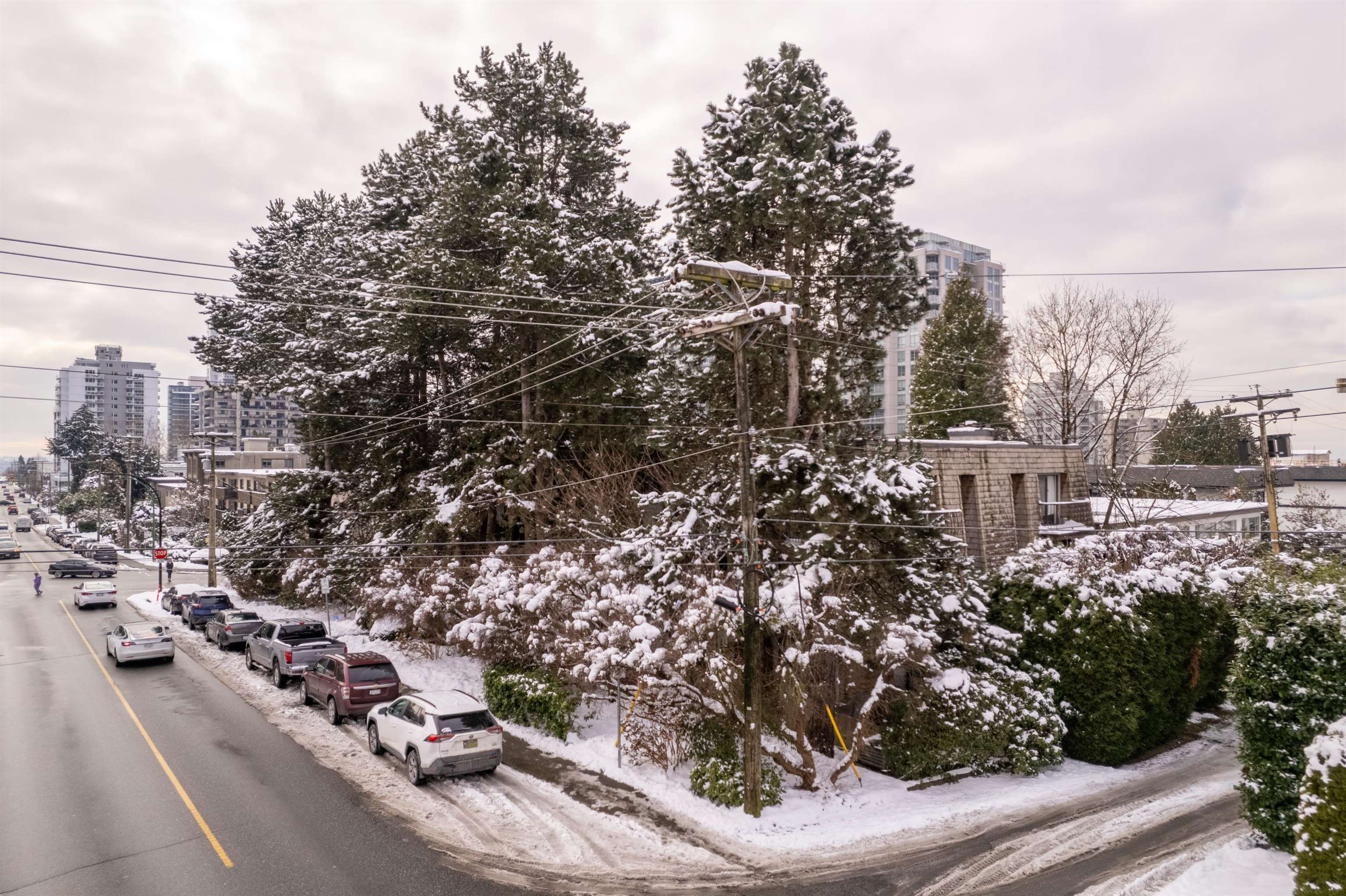 Listing image of 204 1721 ST. GEORGES AVENUE