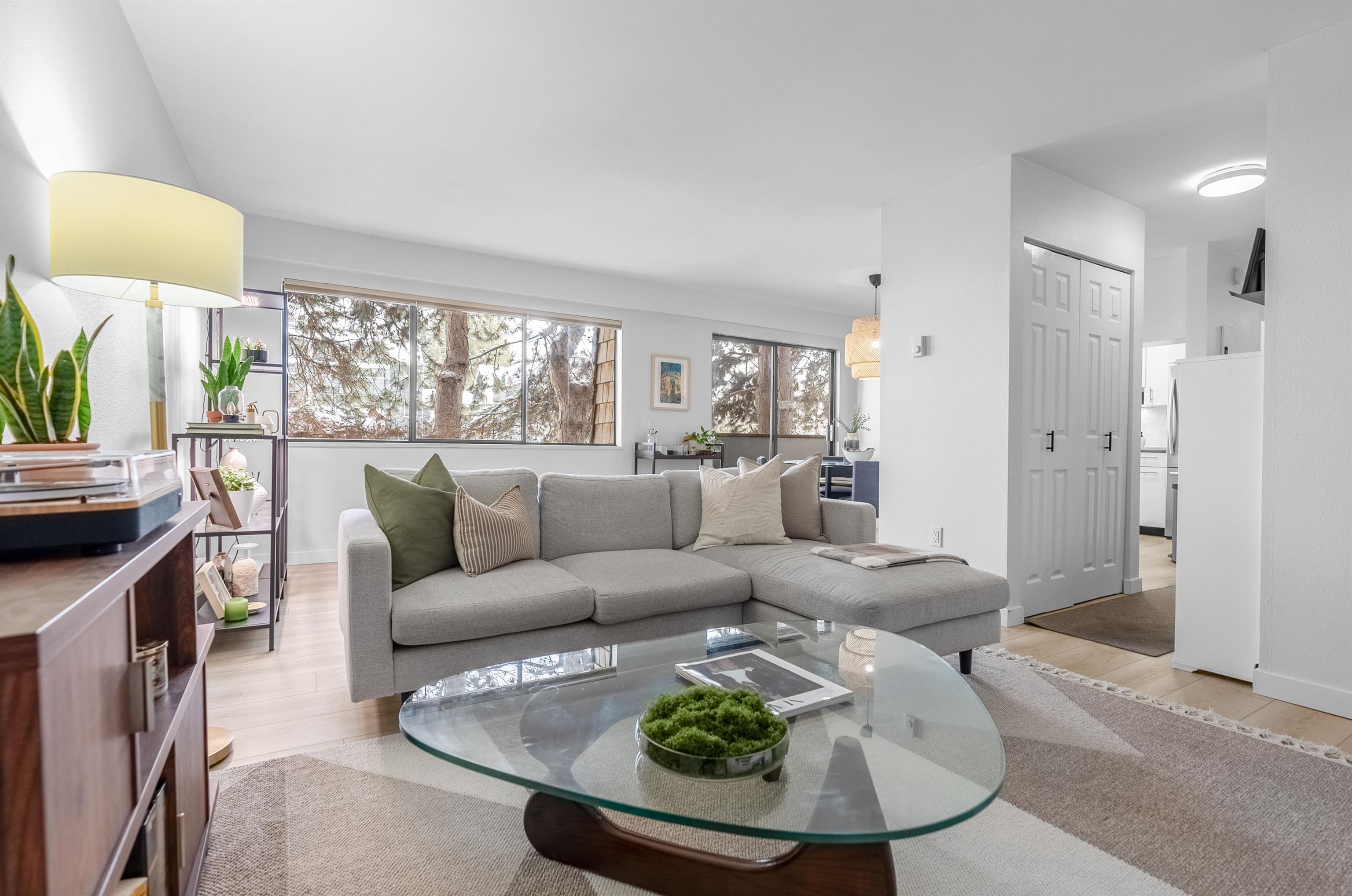 Listing image of 204 1721 ST. GEORGES AVENUE