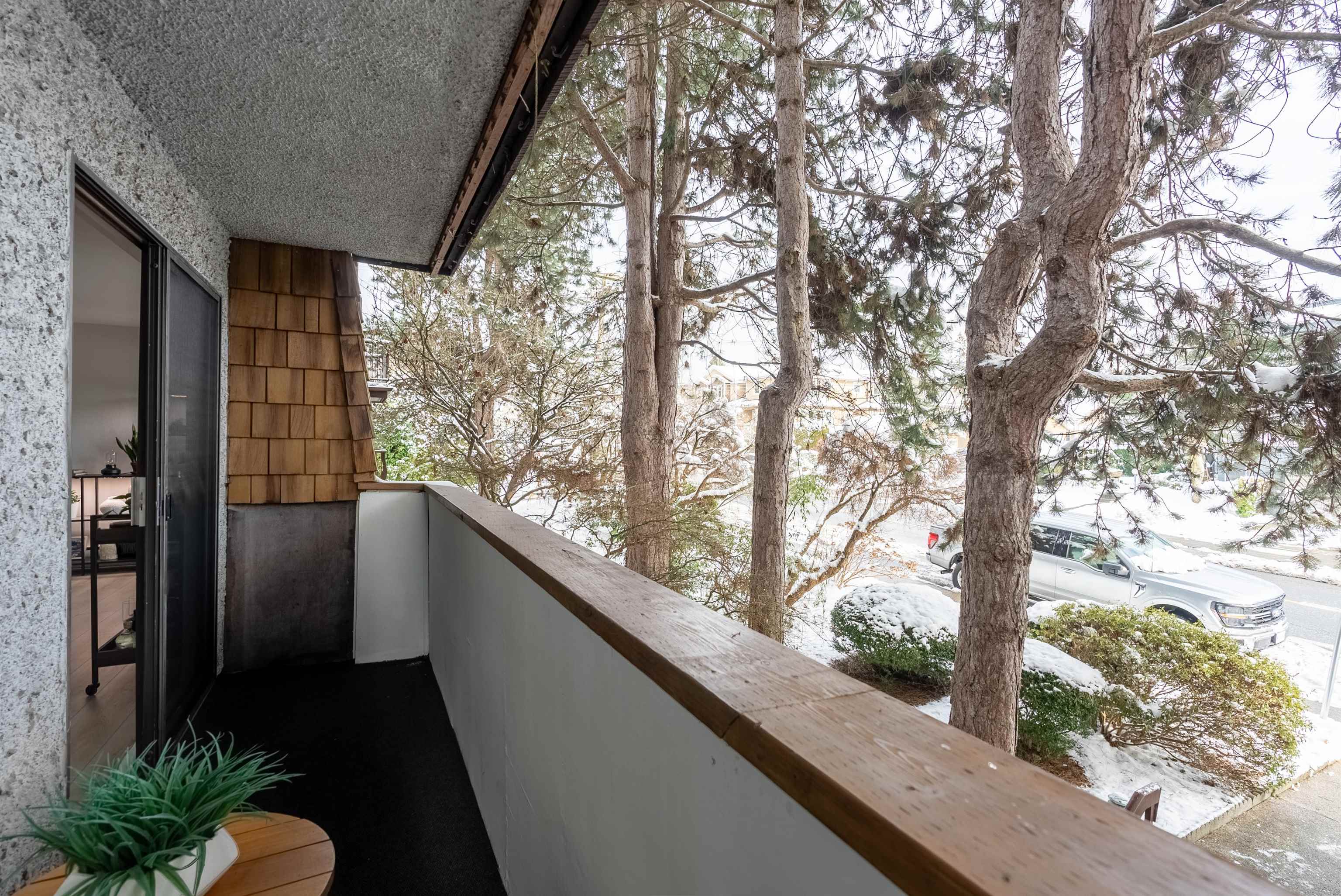 Listing image of 204 1721 ST. GEORGES AVENUE