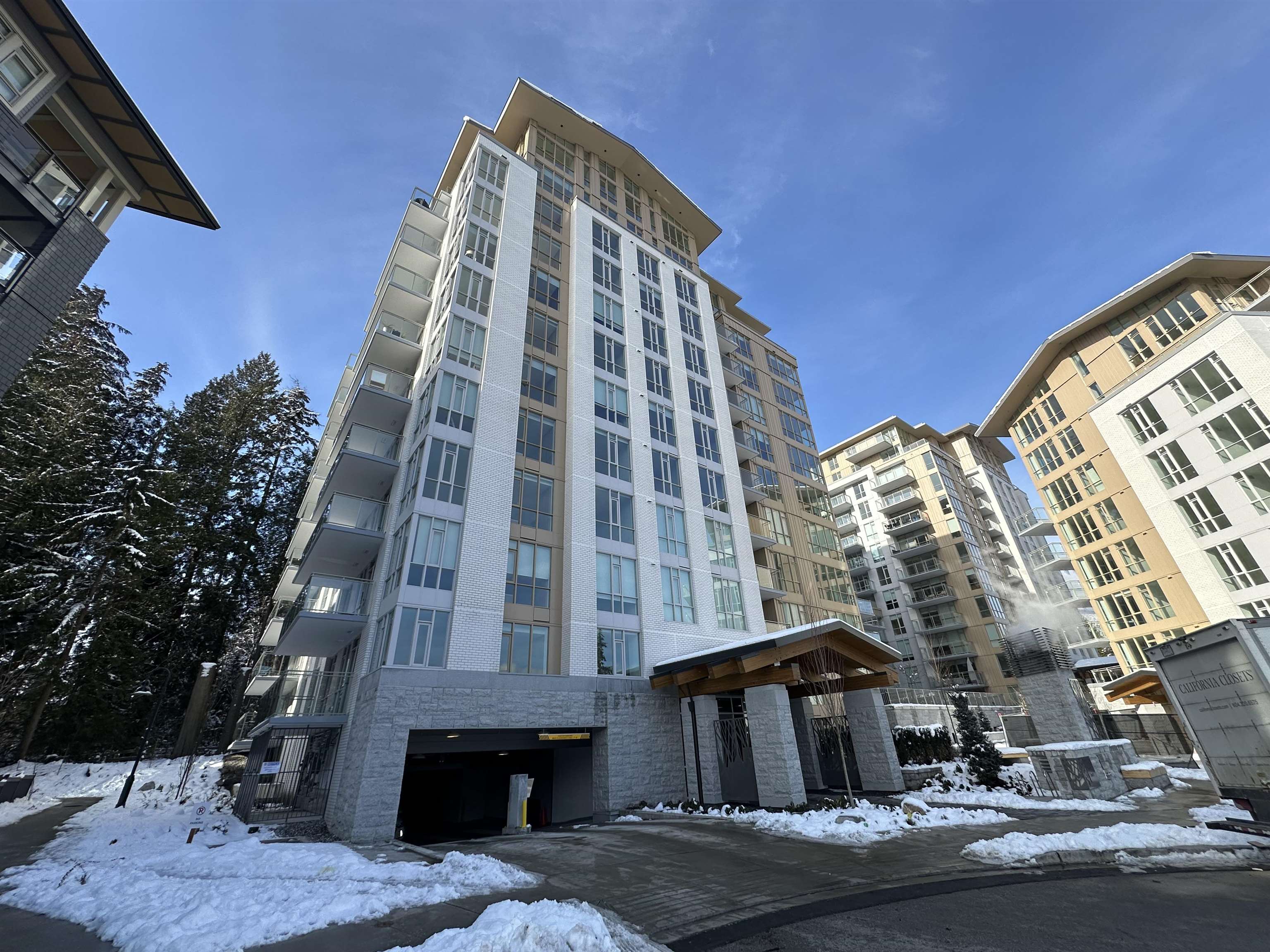 Listing image of 401 2325 EMERY COURT