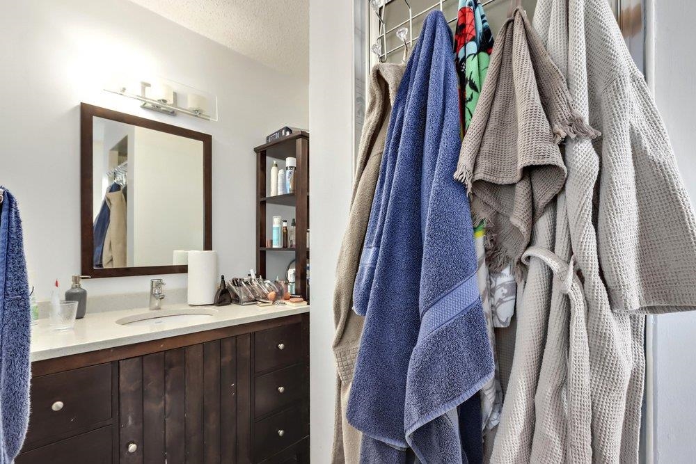 Listing image of 764 BLYTHWOOD DRIVE