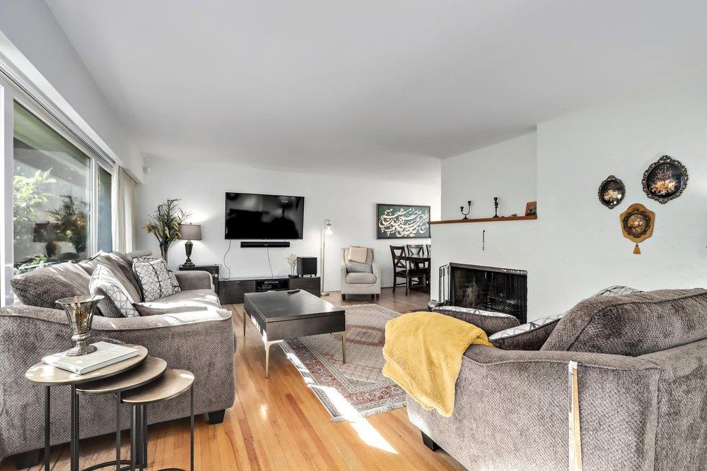 Listing image of 764 BLYTHWOOD DRIVE