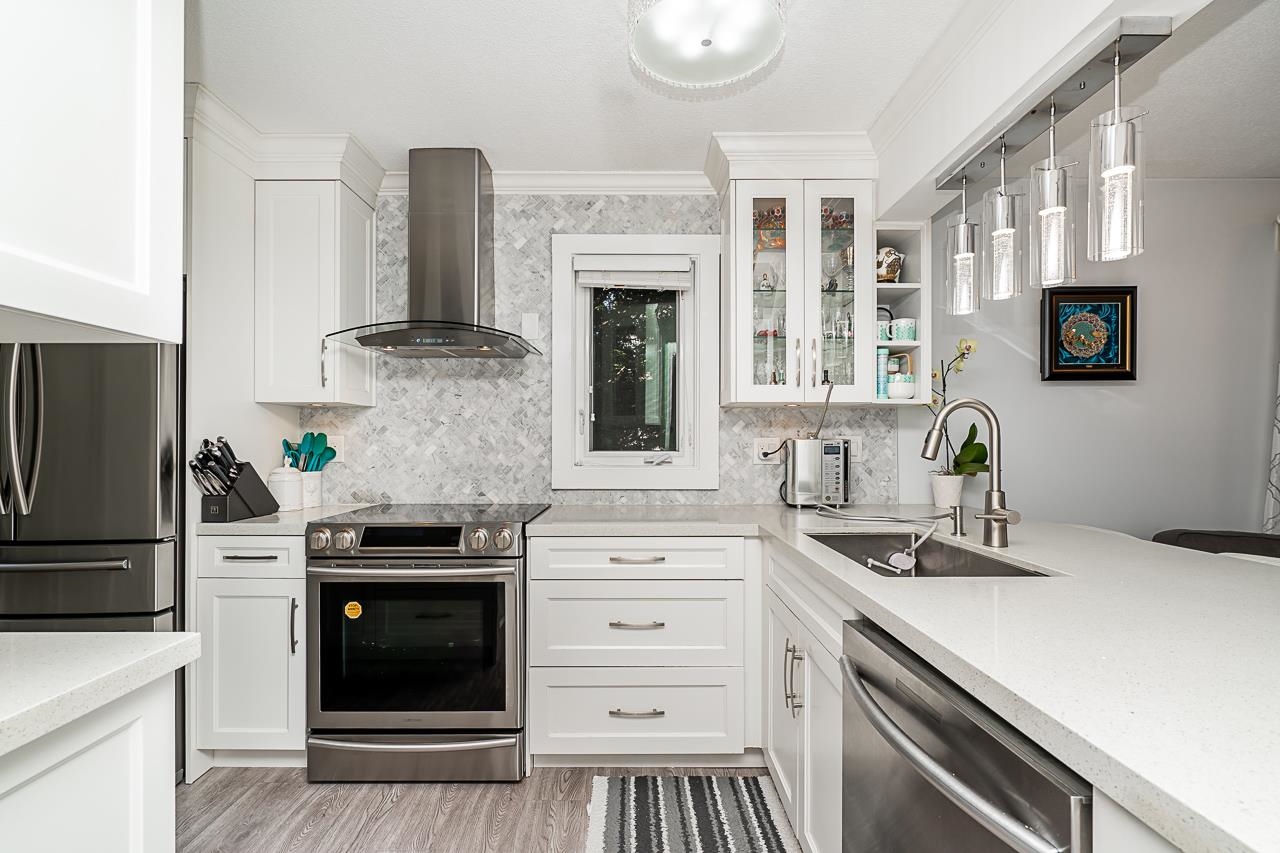 Listing image of 207 1513 BOWSER AVENUE