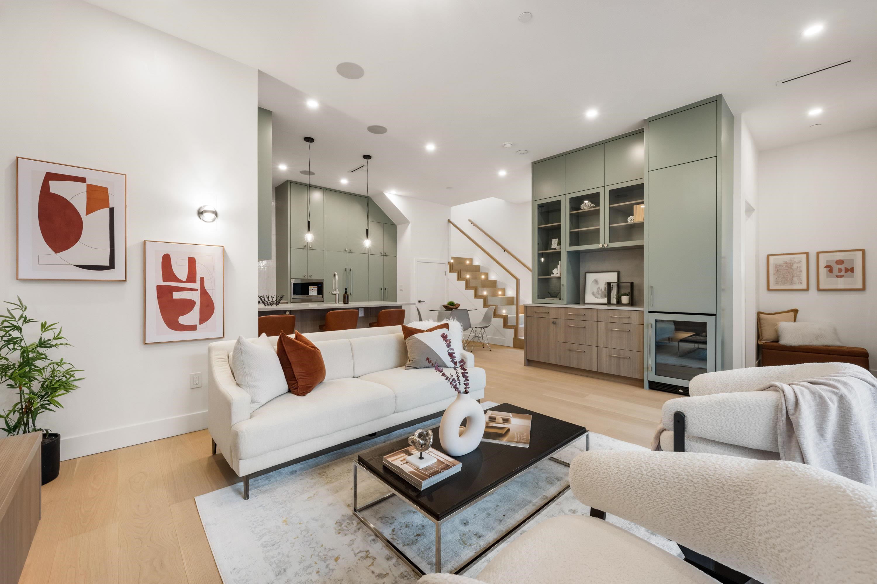 Listing image of 1317 E 18TH AVENUE