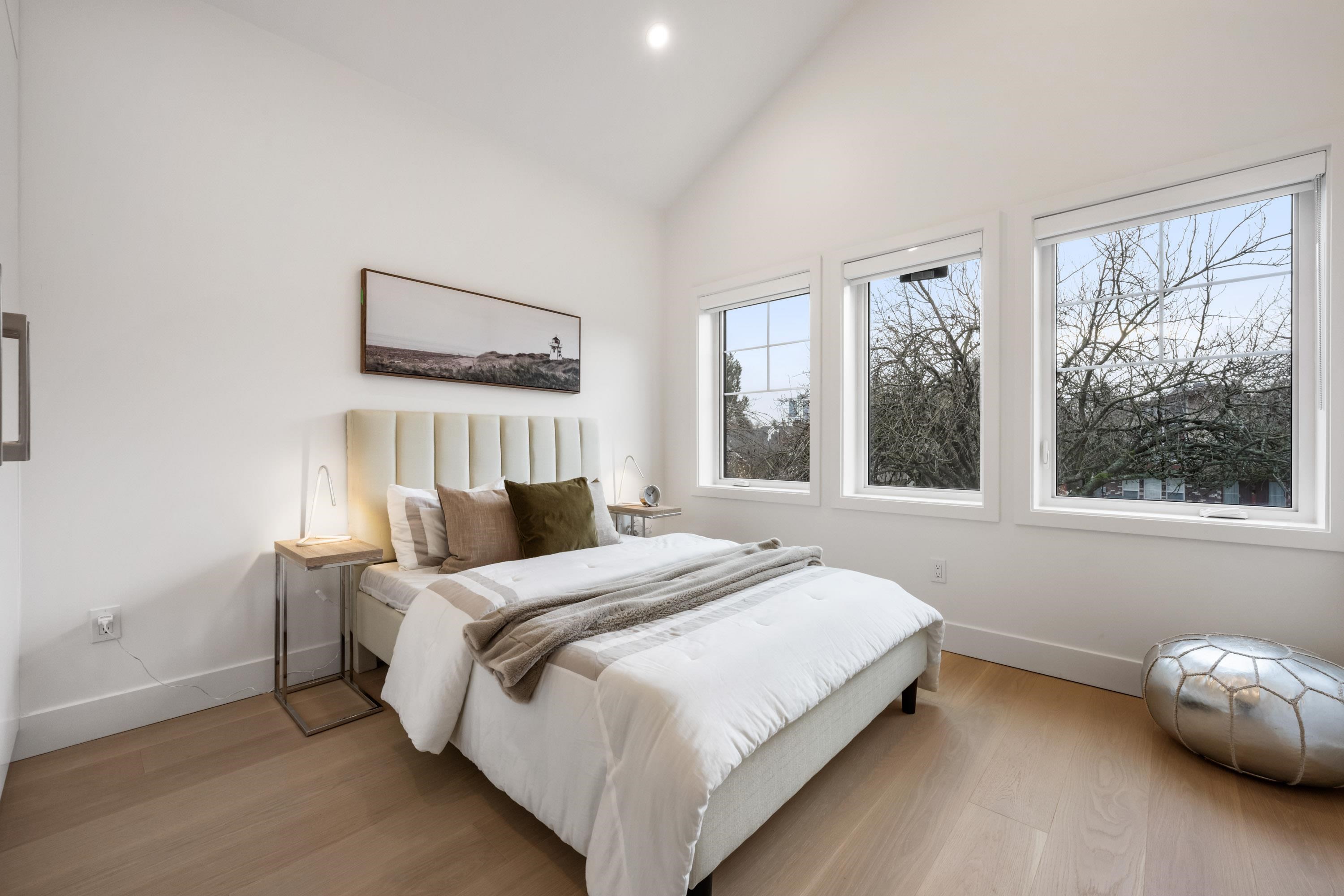Listing image of 1317 E 18TH AVENUE