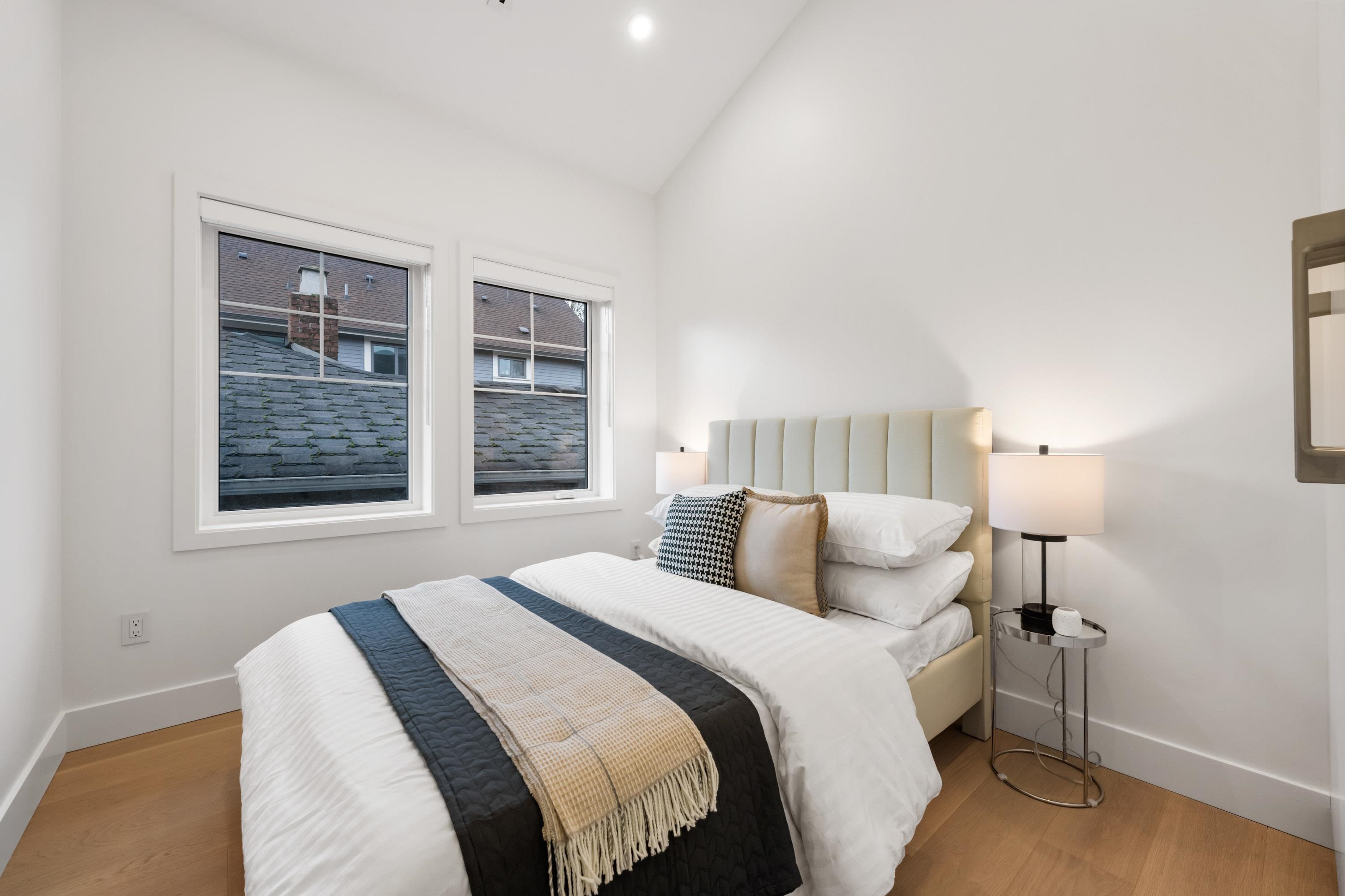 Listing image of 1317 E 18TH AVENUE