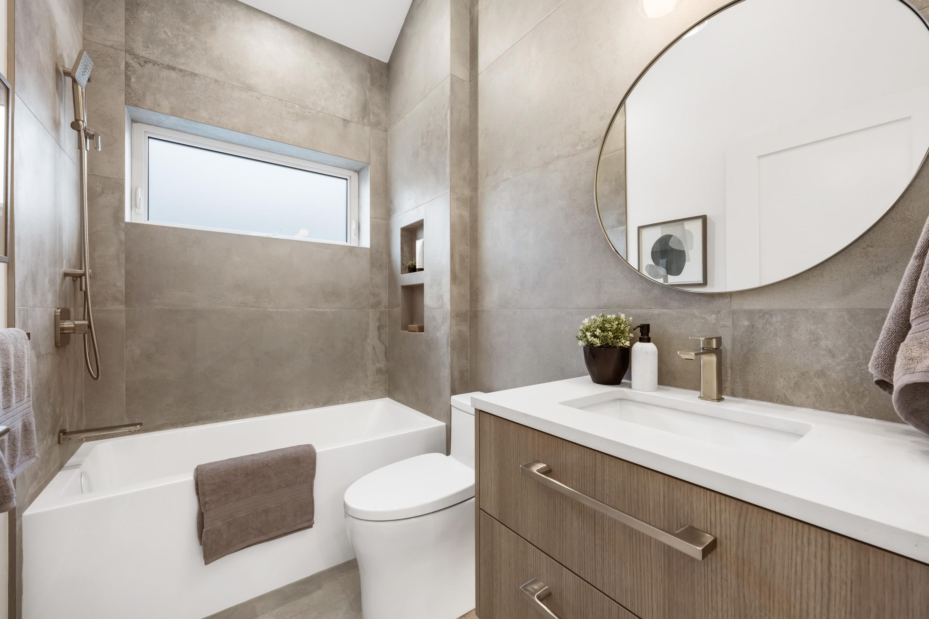 Listing image of 1317 E 18TH AVENUE