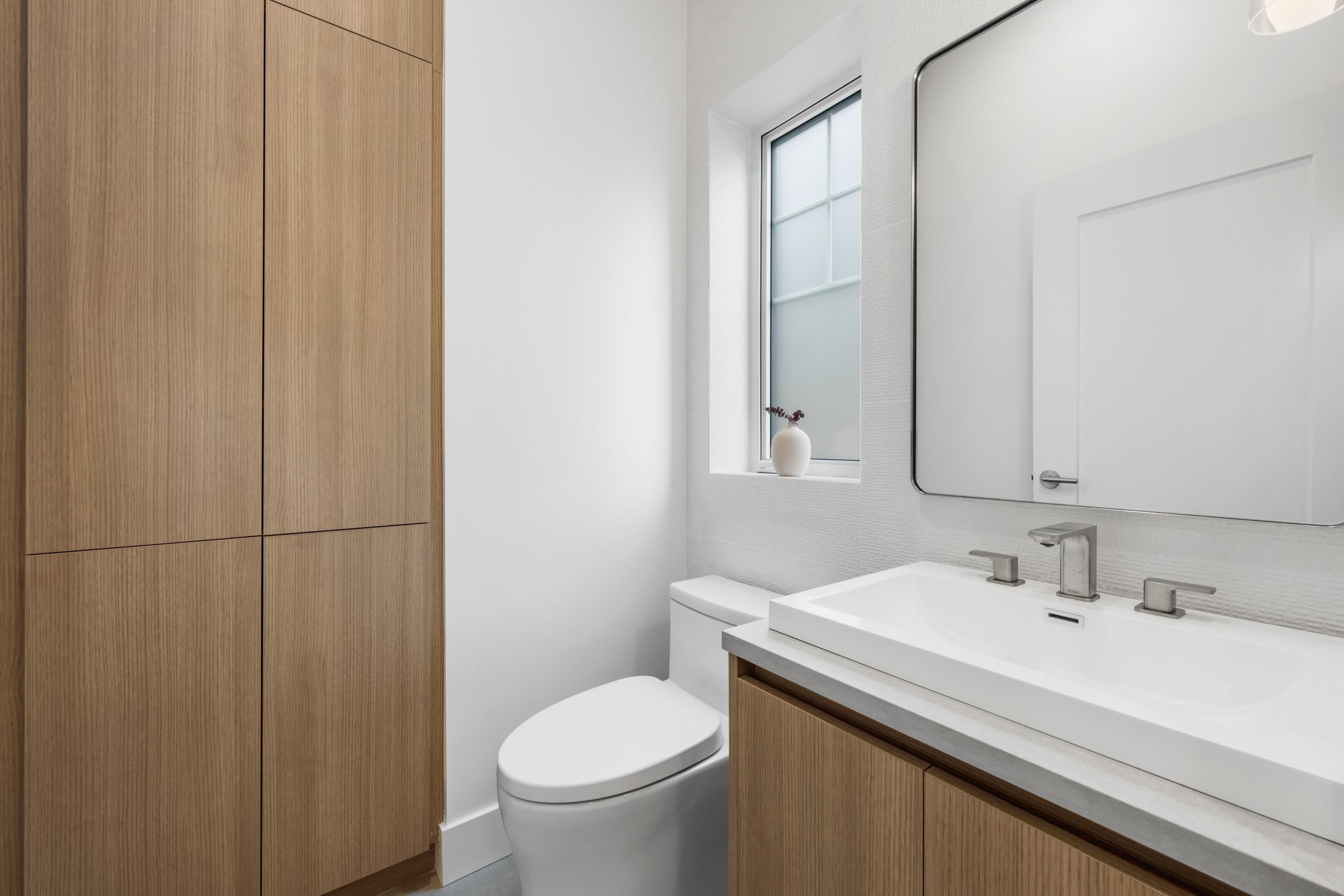 Listing image of 1317 E 18TH AVENUE