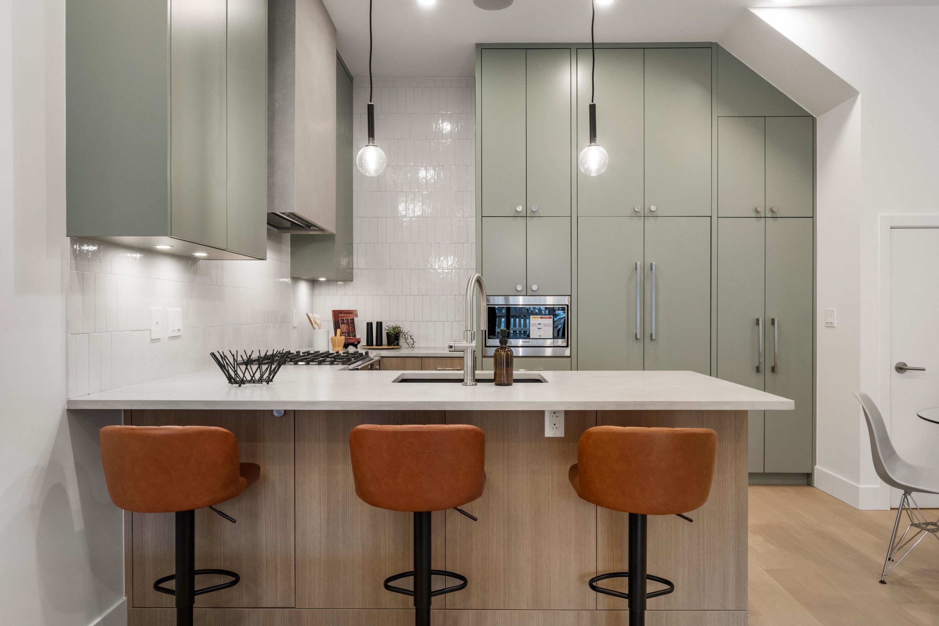 Listing image of 1317 E 18TH AVENUE