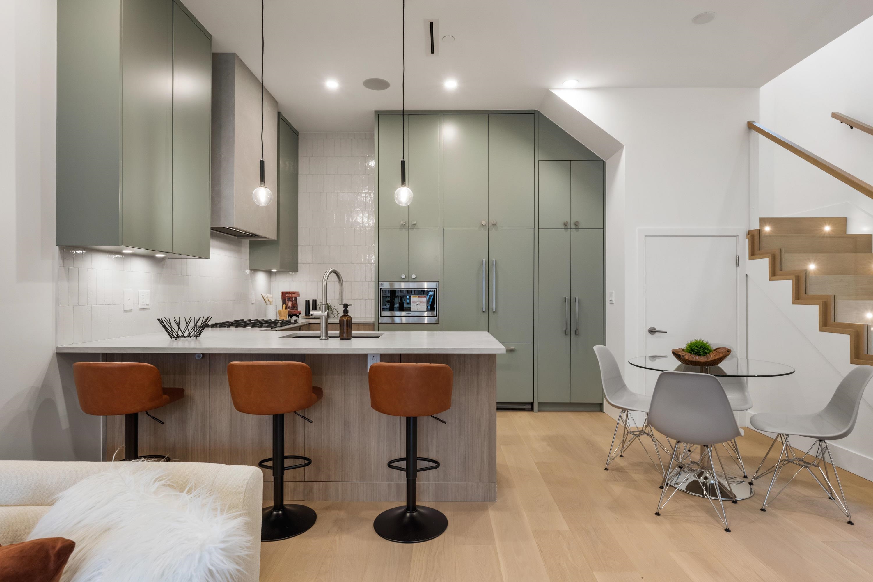 Listing image of 1317 E 18TH AVENUE