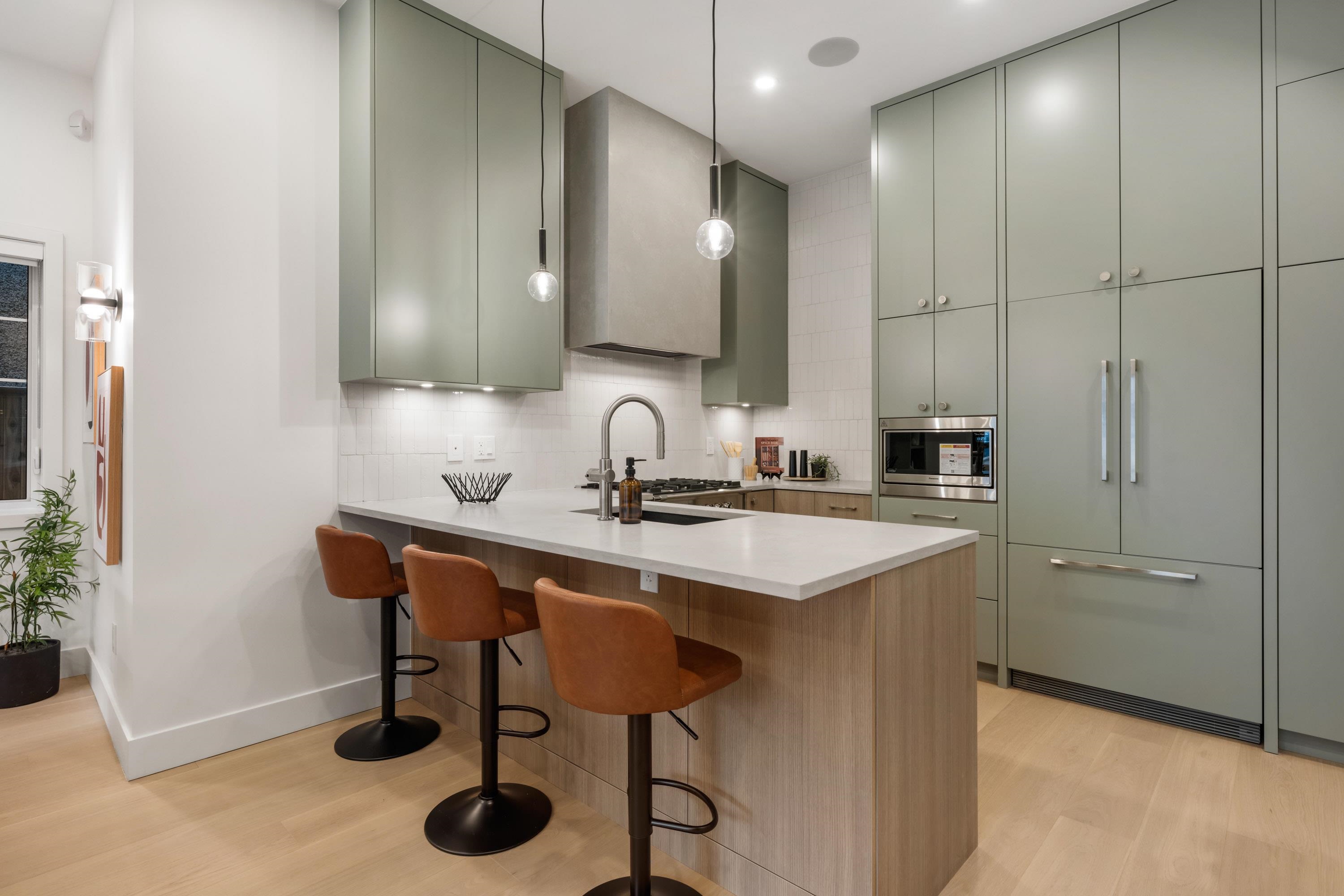 Listing image of 1317 E 18TH AVENUE