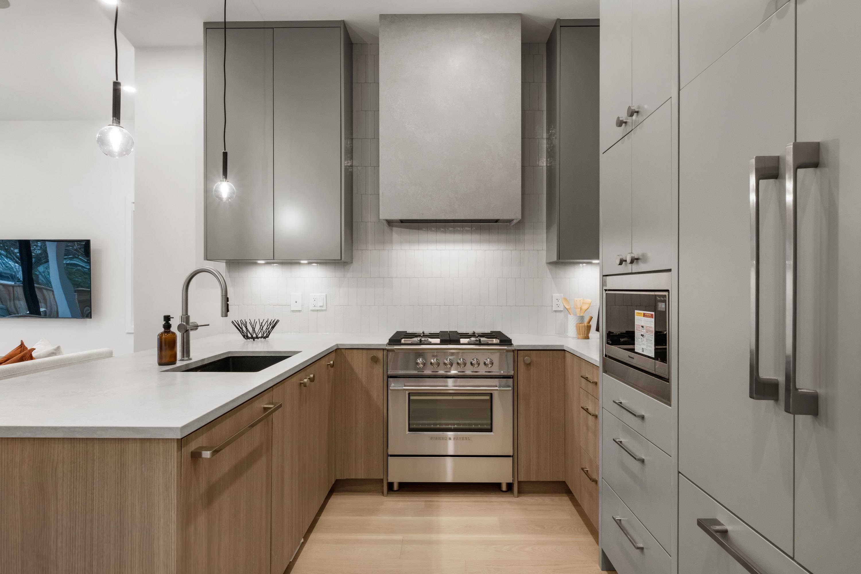 Listing image of 1317 E 18TH AVENUE