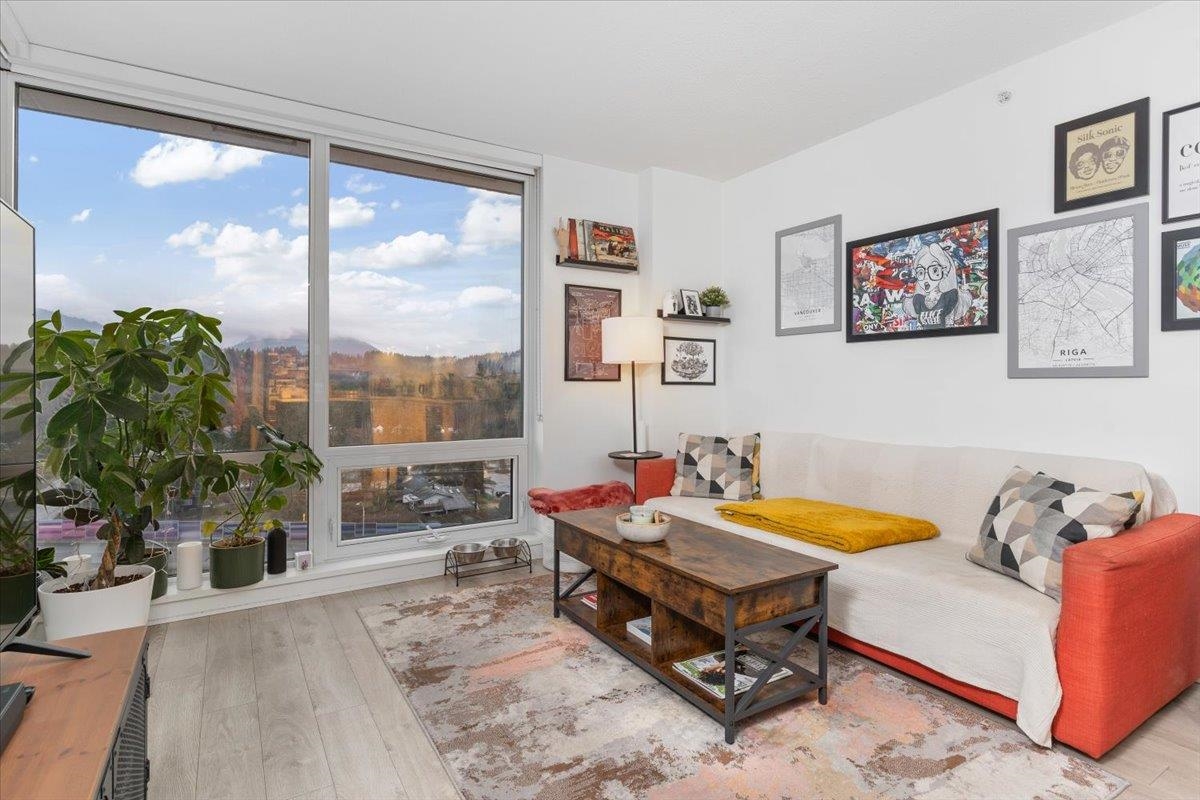Listing image of 1109 680 SEYLYNN CRESCENT