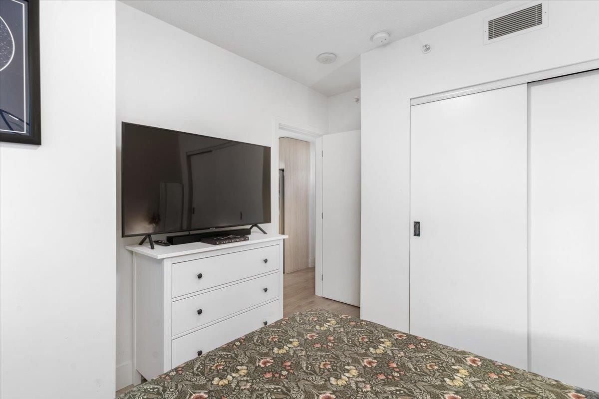 Listing image of 1109 680 SEYLYNN CRESCENT