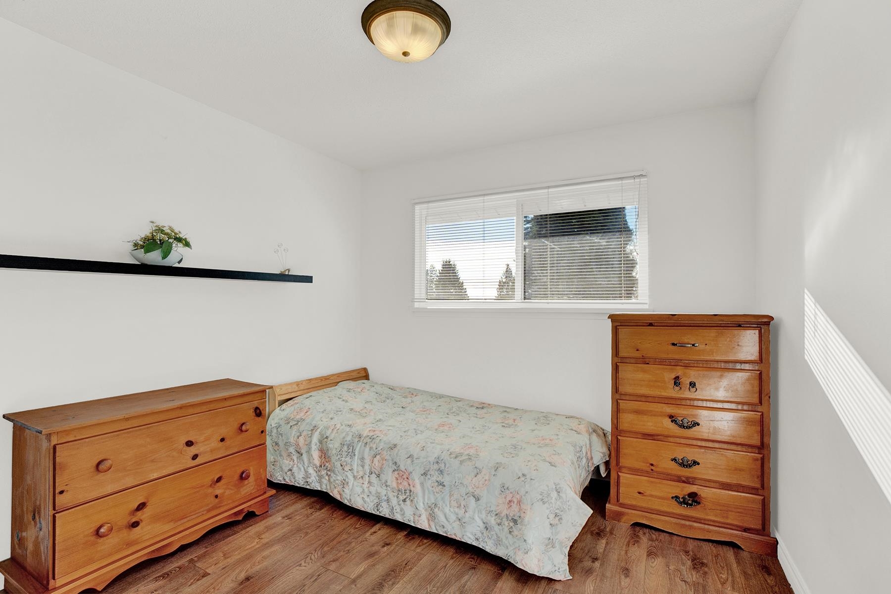 Listing image of 638 ELSTREE PLACE