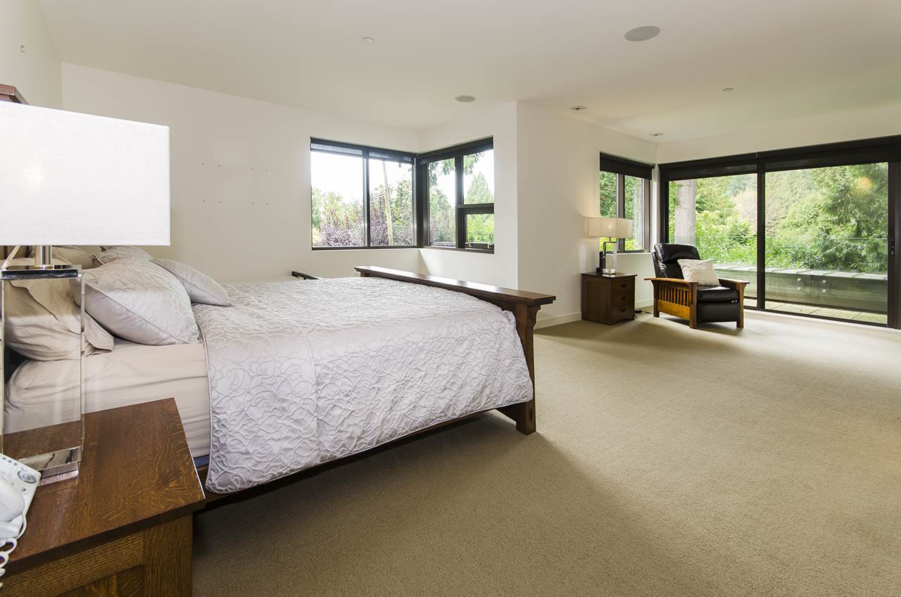 Listing image of 2998 ROSEBERY AVENUE