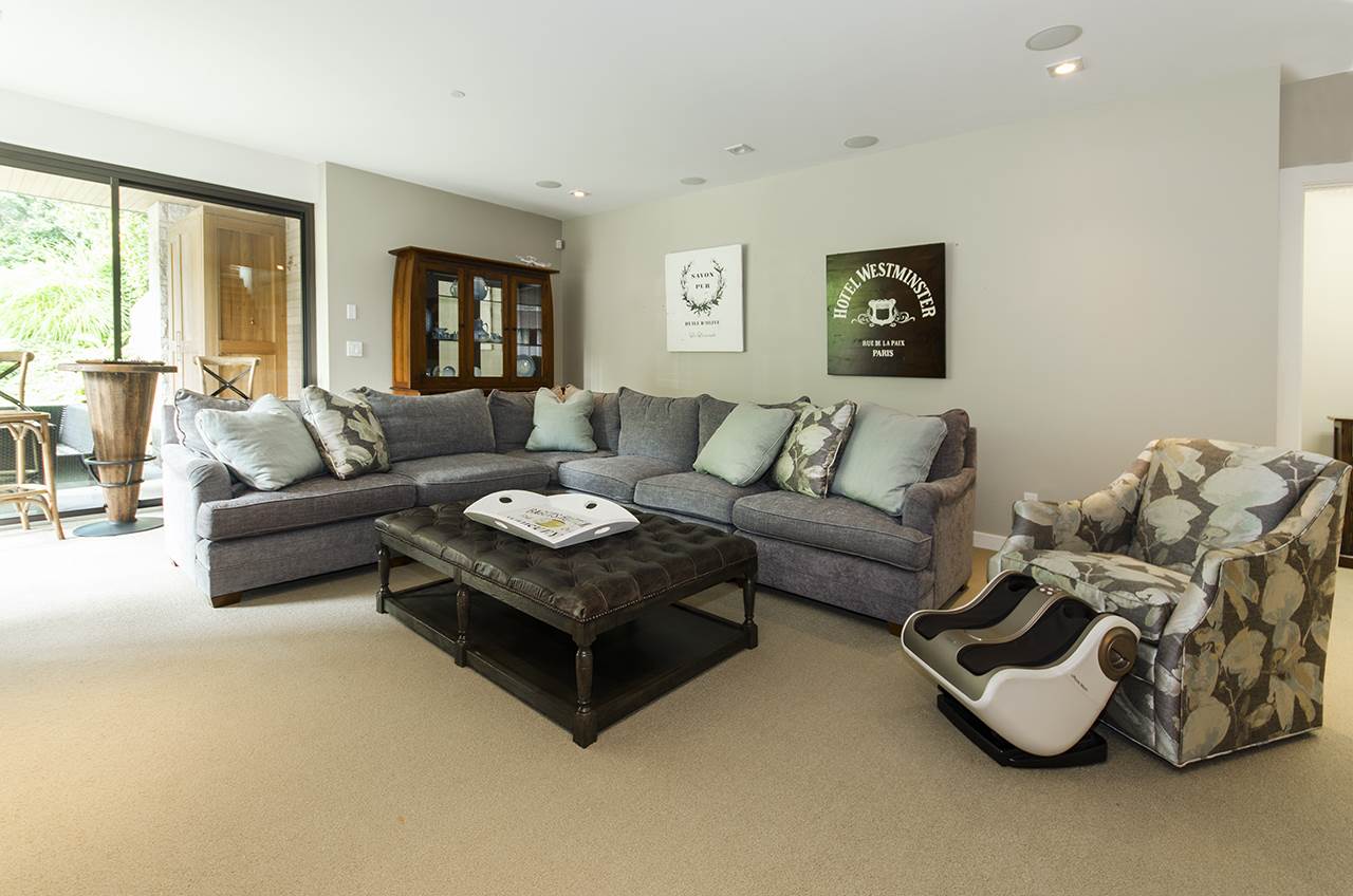 Listing image of 2998 ROSEBERY AVENUE