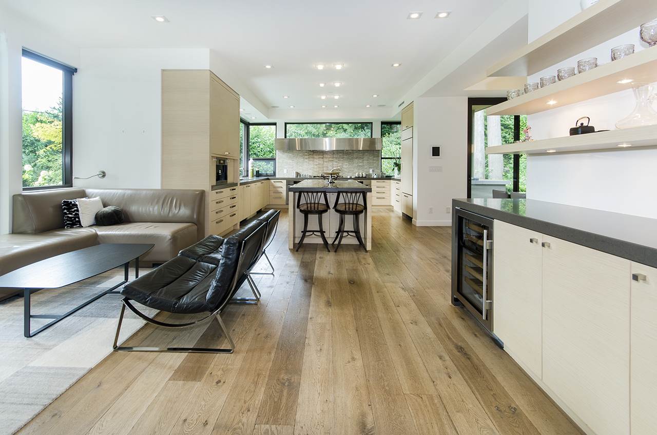 Listing image of 2998 ROSEBERY AVENUE