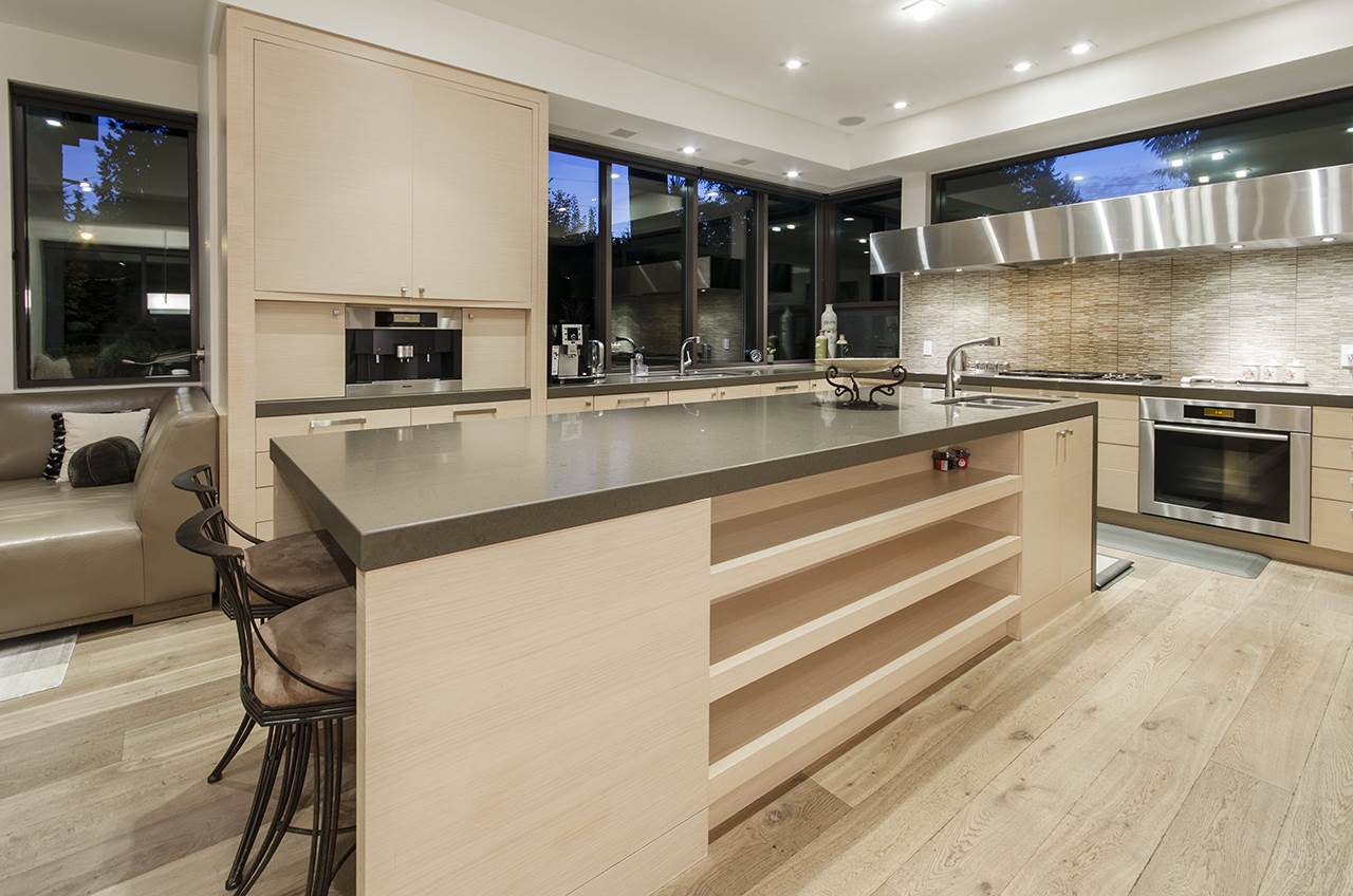 Listing image of 2998 ROSEBERY AVENUE