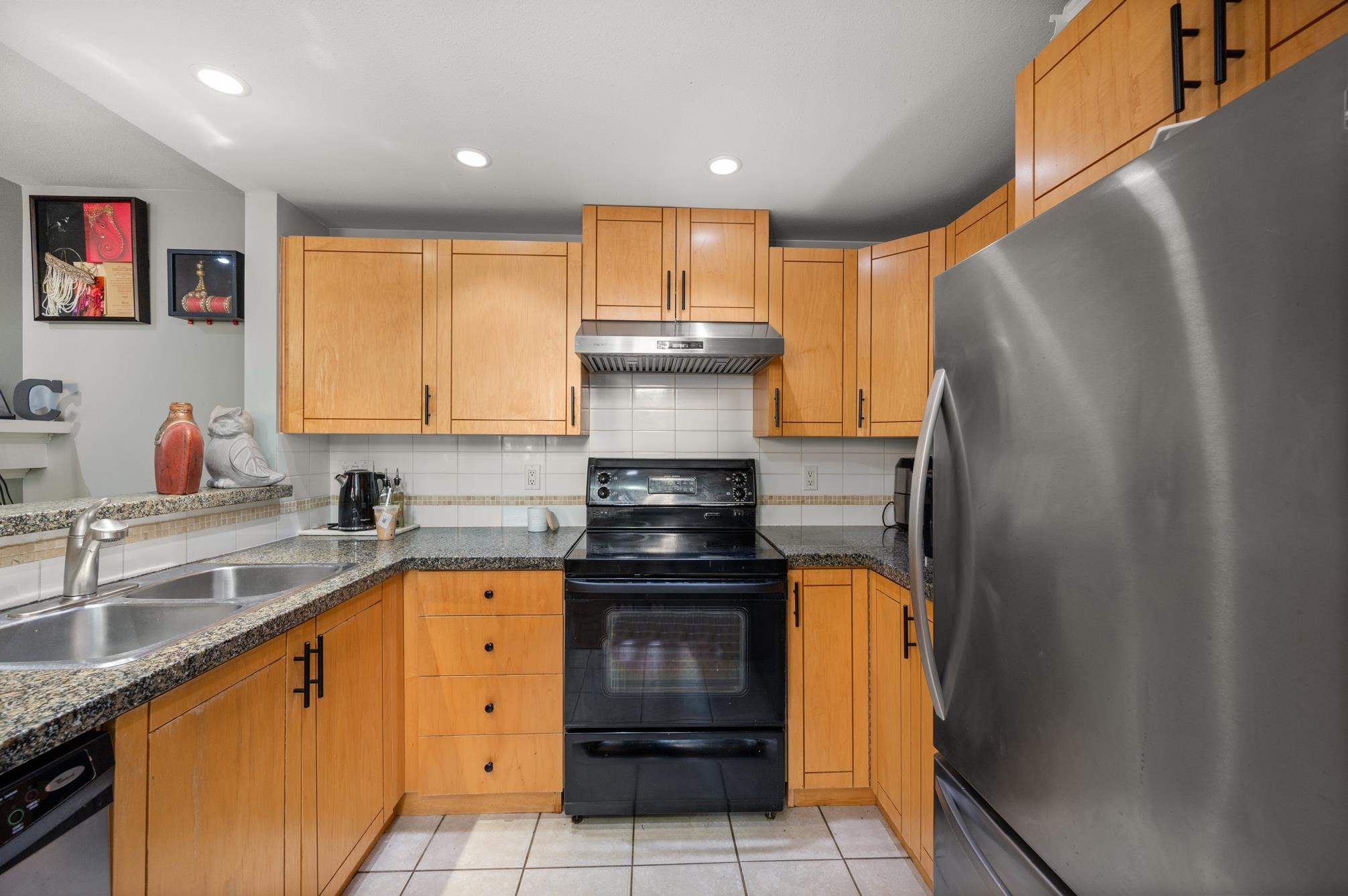 Listing image of 1 1075 LYNN VALLEY ROAD