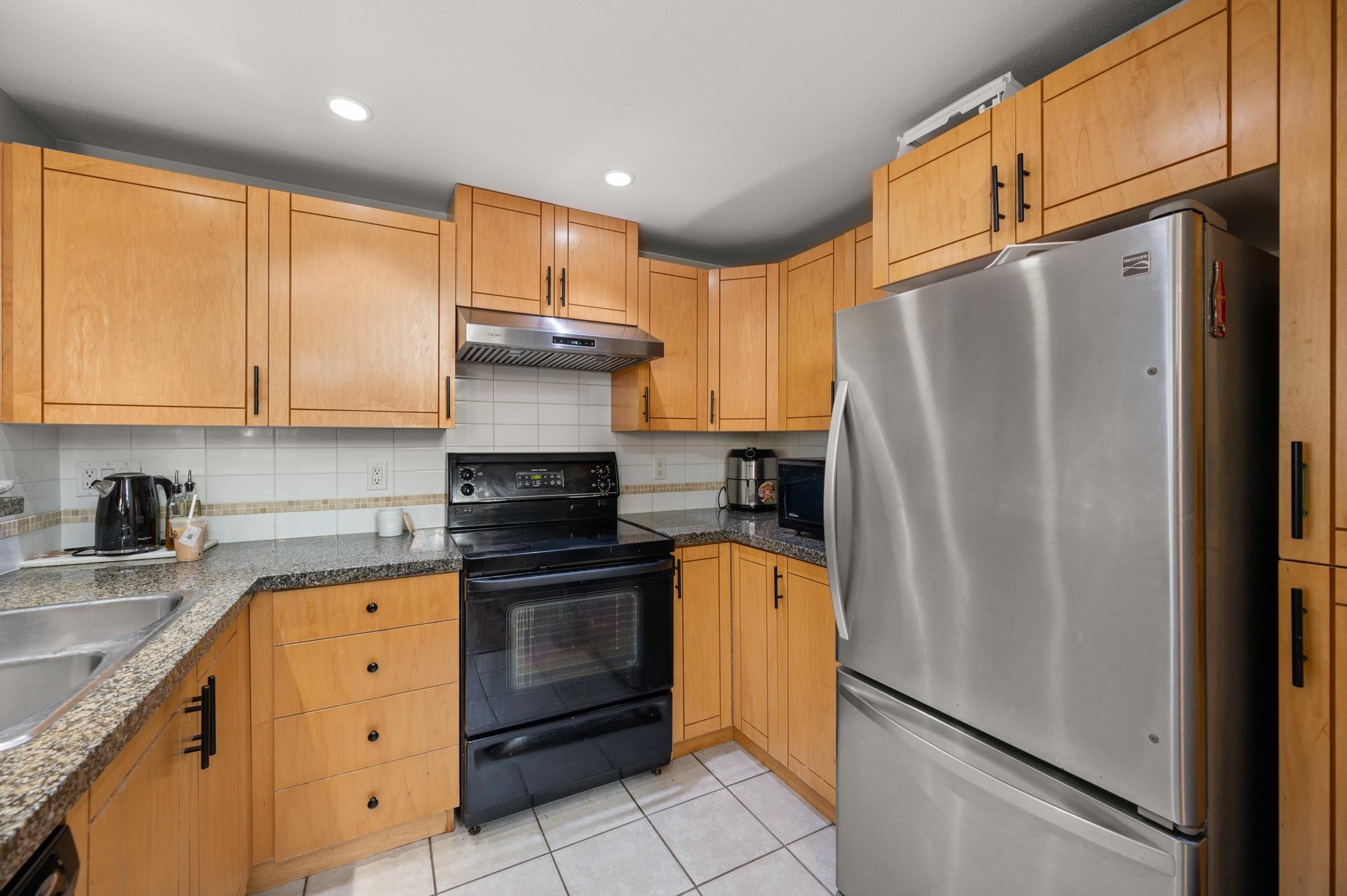 Listing image of 1 1075 LYNN VALLEY ROAD
