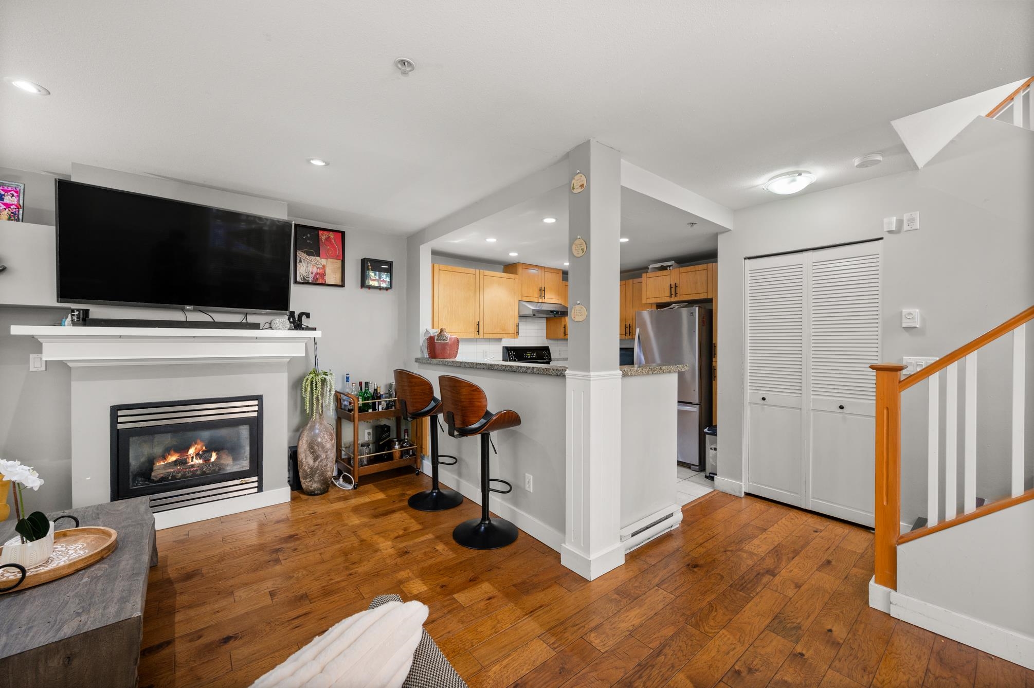 Listing image of 1 1075 LYNN VALLEY ROAD