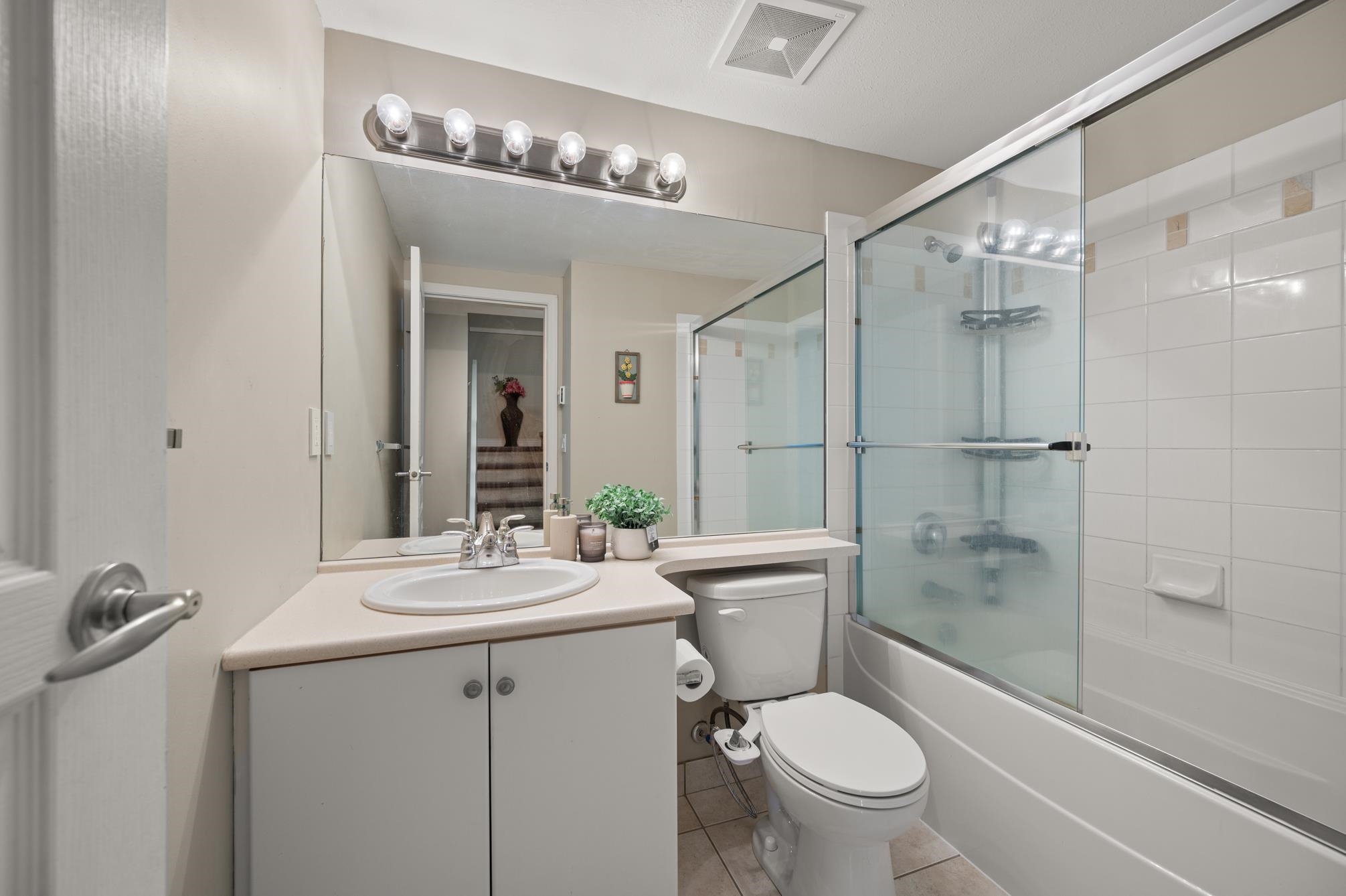 Listing image of 1 1075 LYNN VALLEY ROAD