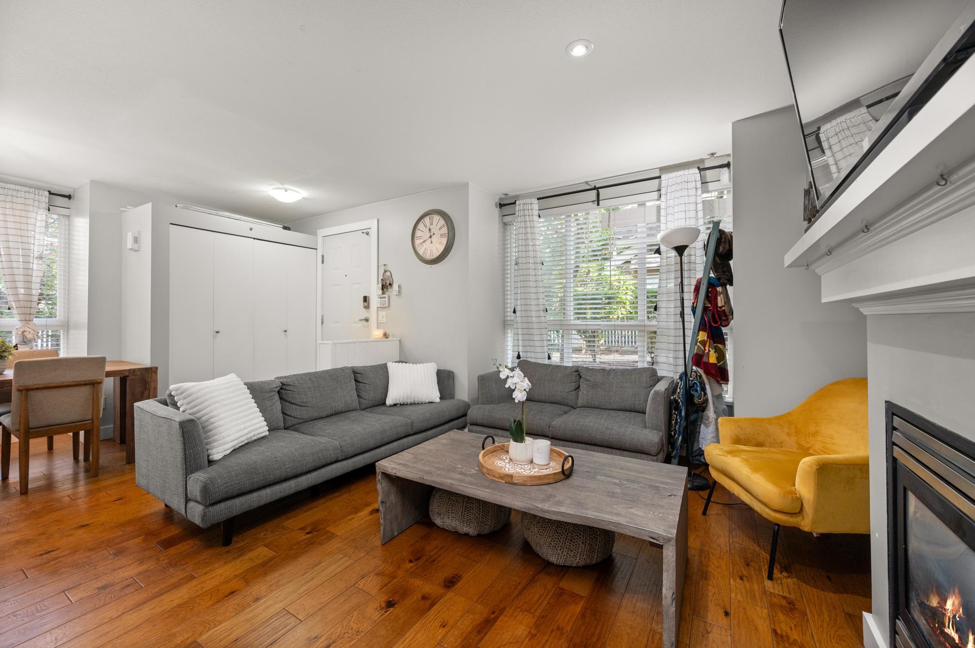 Listing image of 1 1075 LYNN VALLEY ROAD