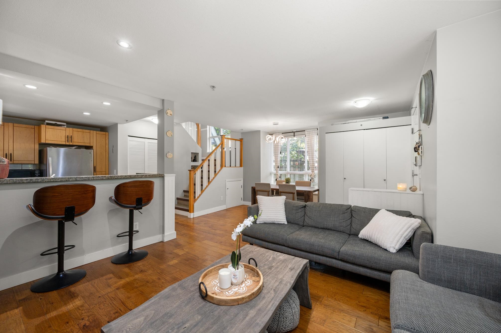 Listing image of 1 1075 LYNN VALLEY ROAD