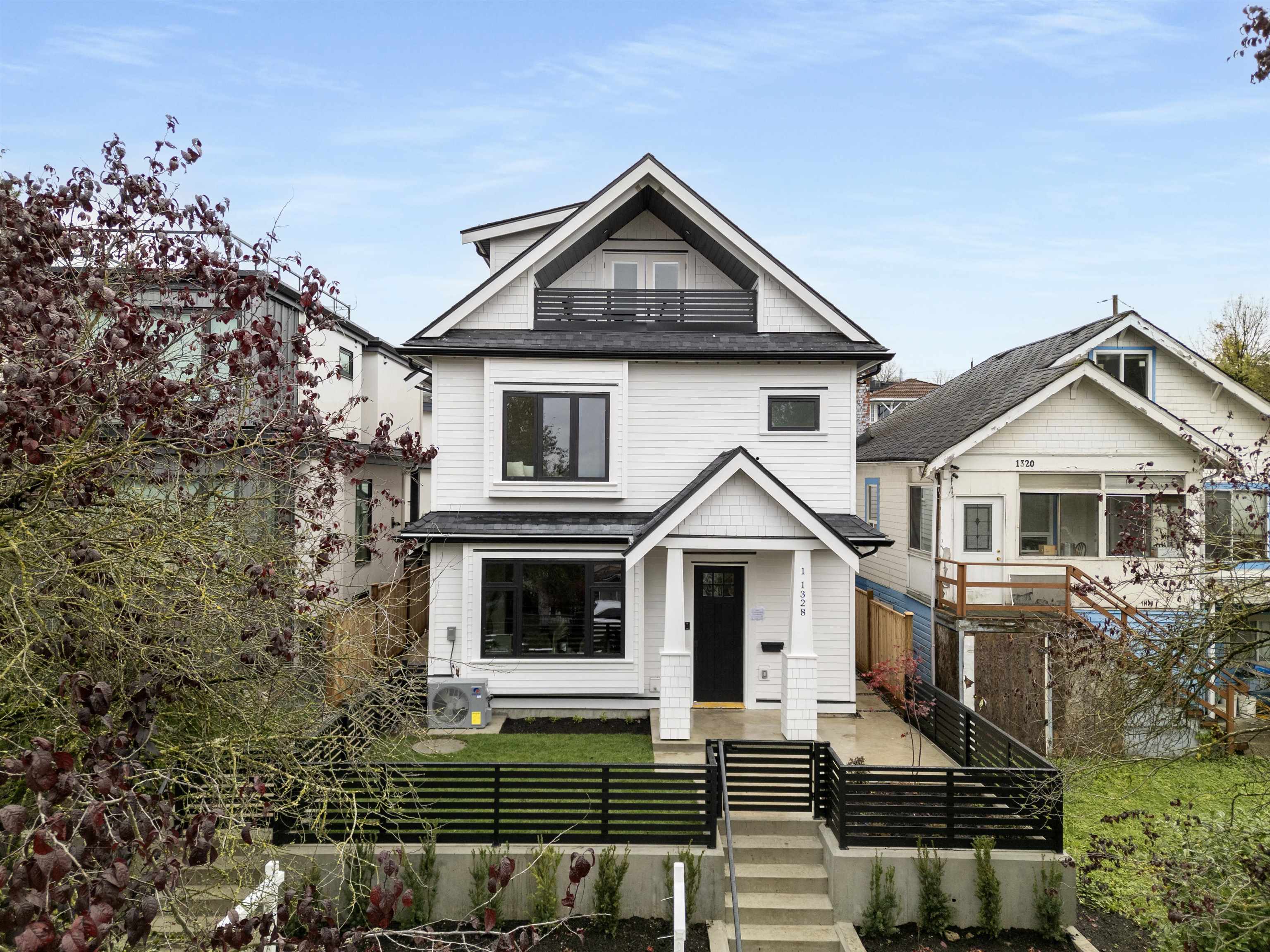 Listing image of 1 1328 E 35TH AVENUE