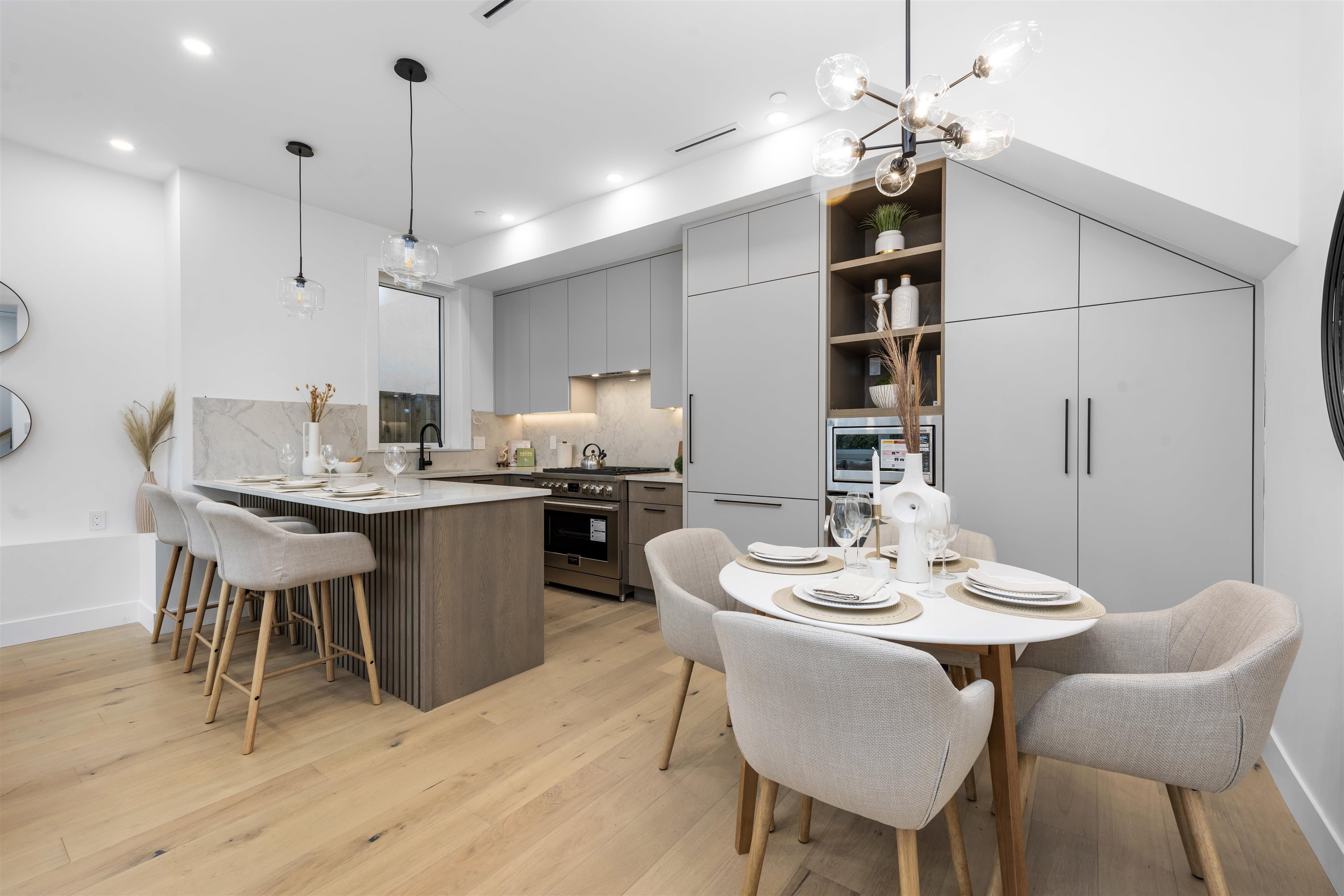 Listing image of 1 1328 E 35TH AVENUE