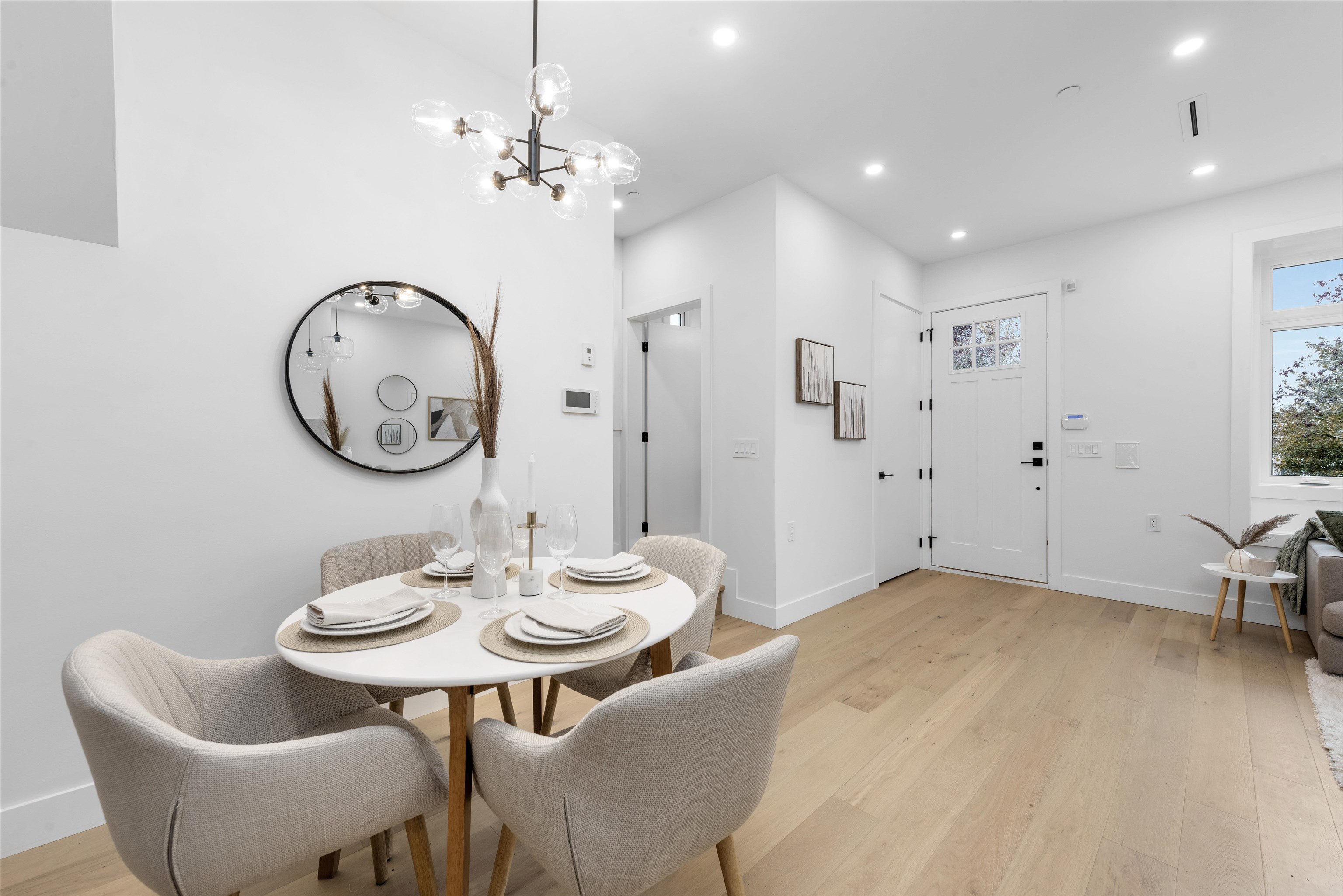 Listing image of 1 1328 E 35TH AVENUE