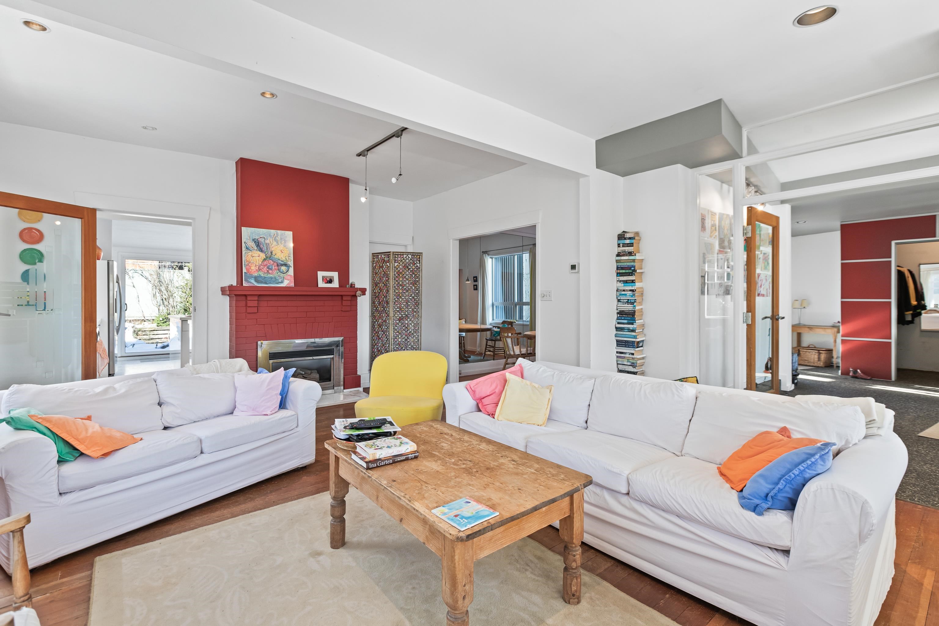 Listing image of 2433 MATHERS AVENUE