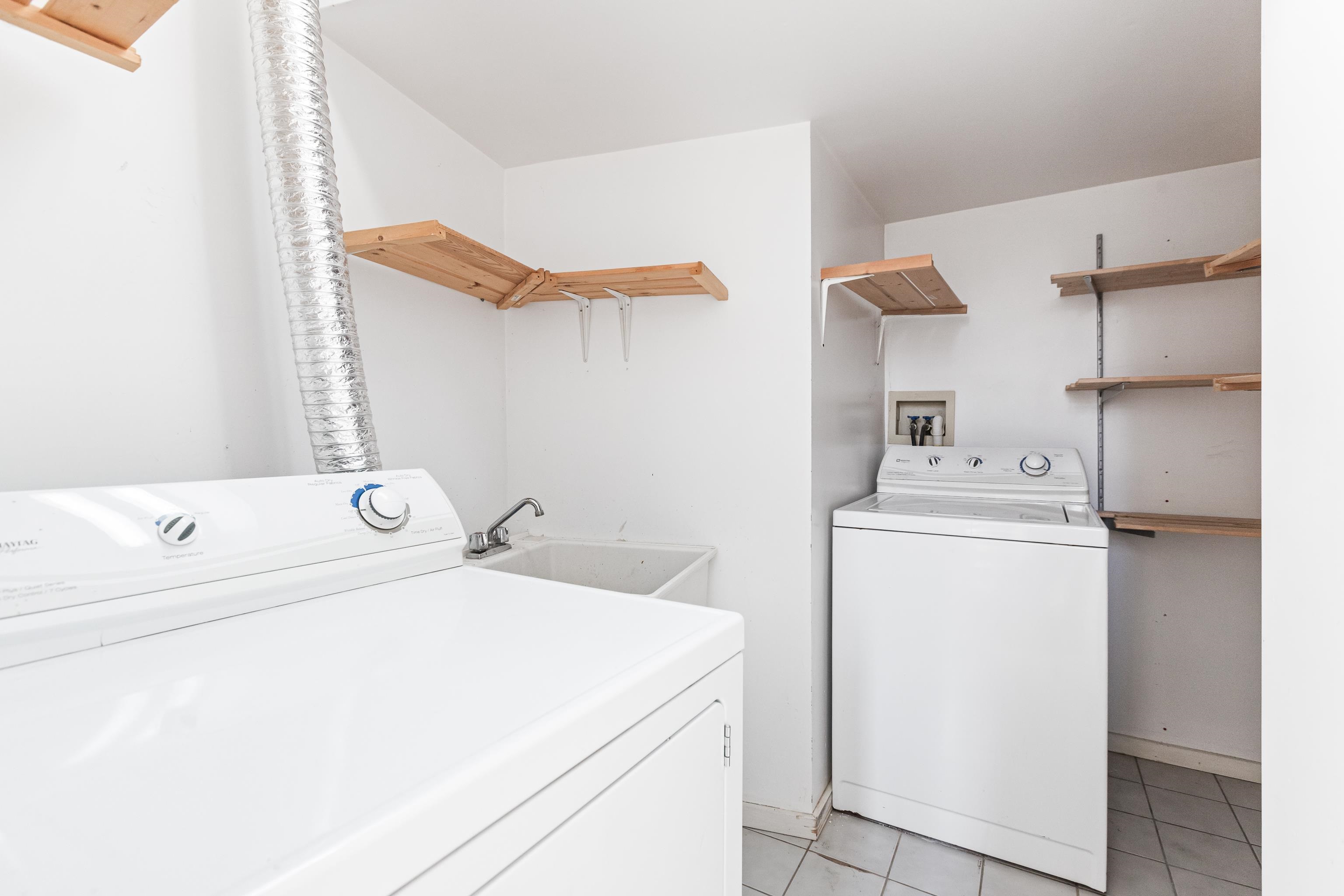 Listing image of 2433 MATHERS AVENUE