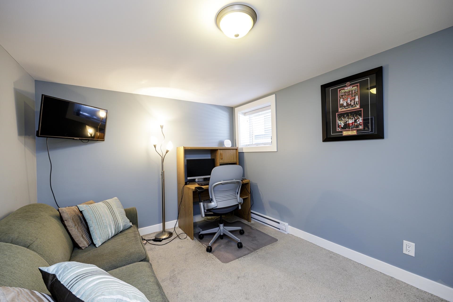 Listing image of 887 E 17TH STREET