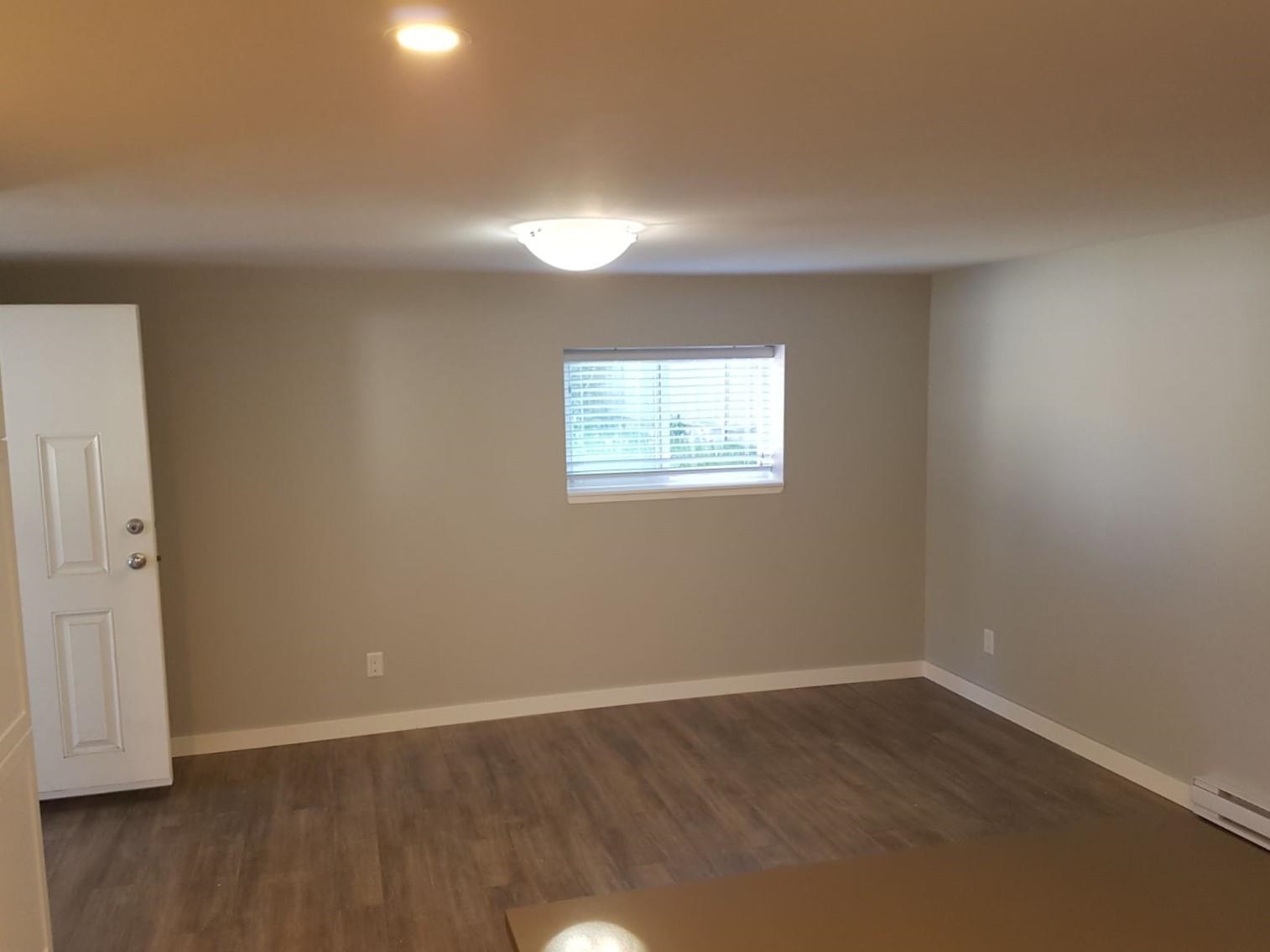 Listing image of 887 E 17TH STREET