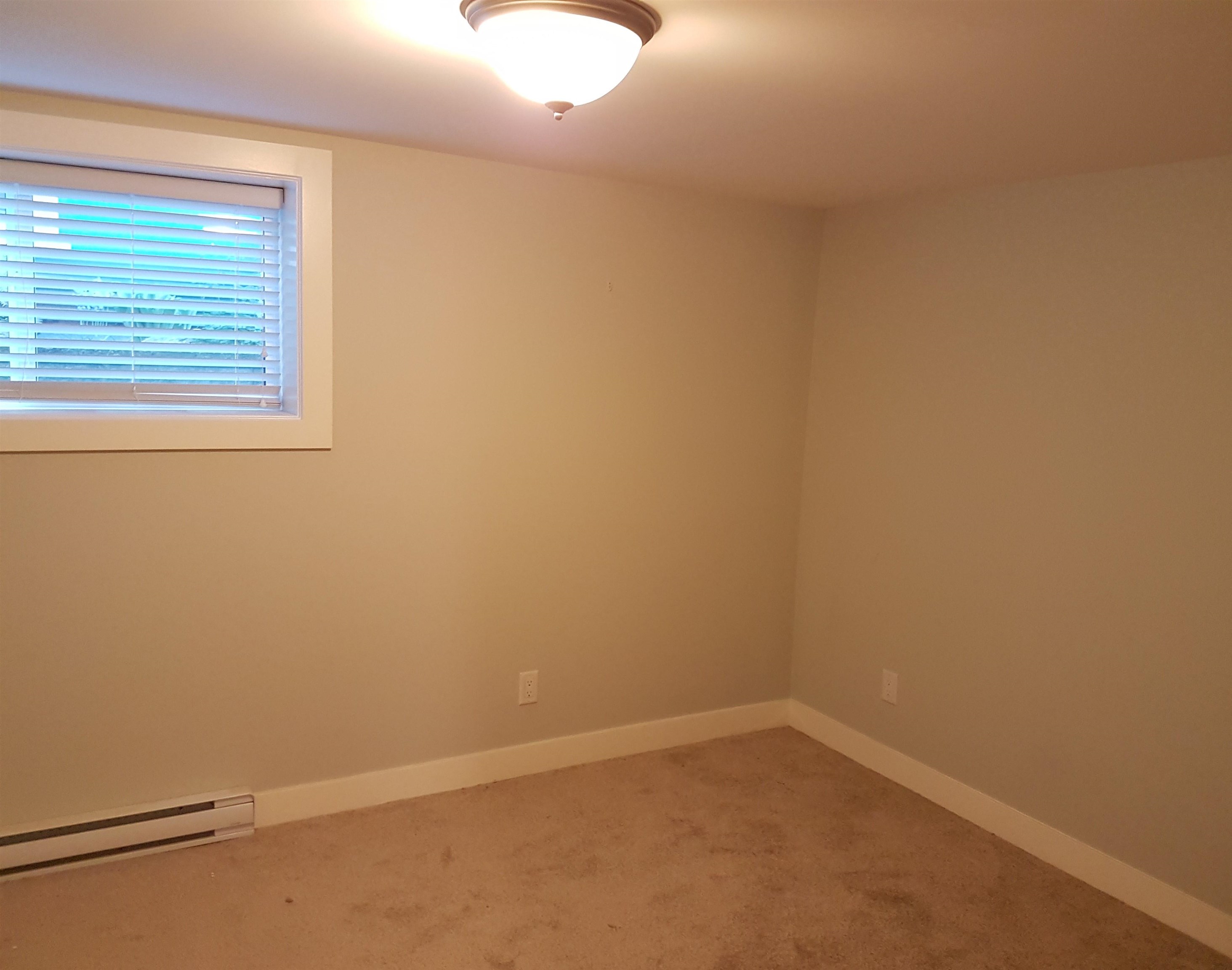 Listing image of 887 E 17TH STREET