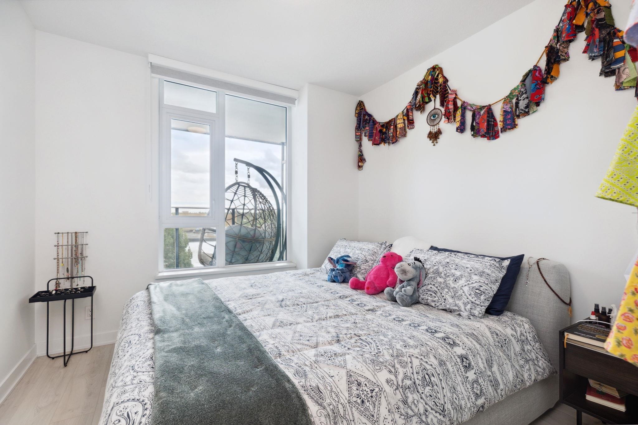 Listing image of 303 1401 HUNTER STREET