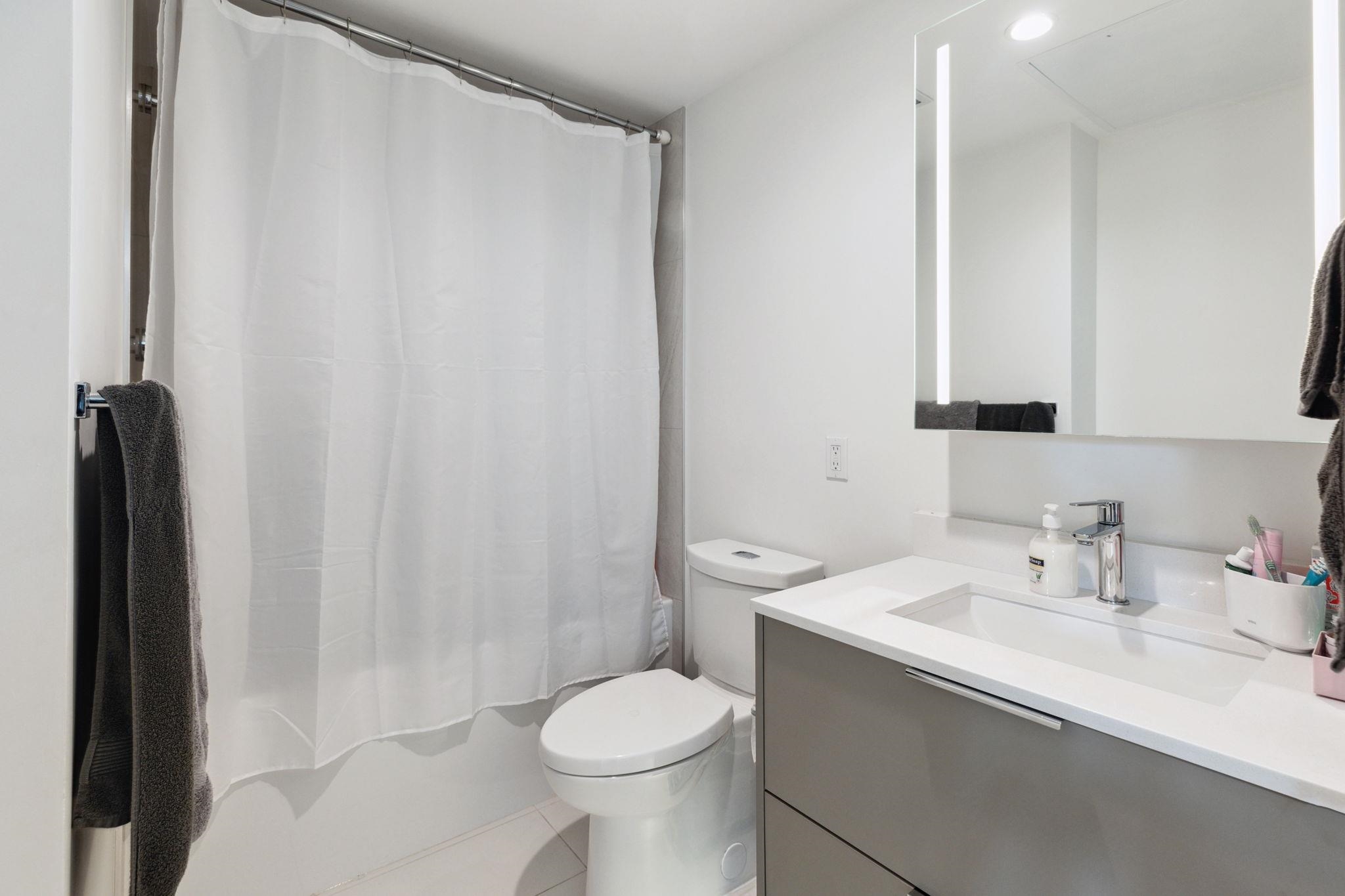 Listing image of 303 1401 HUNTER STREET