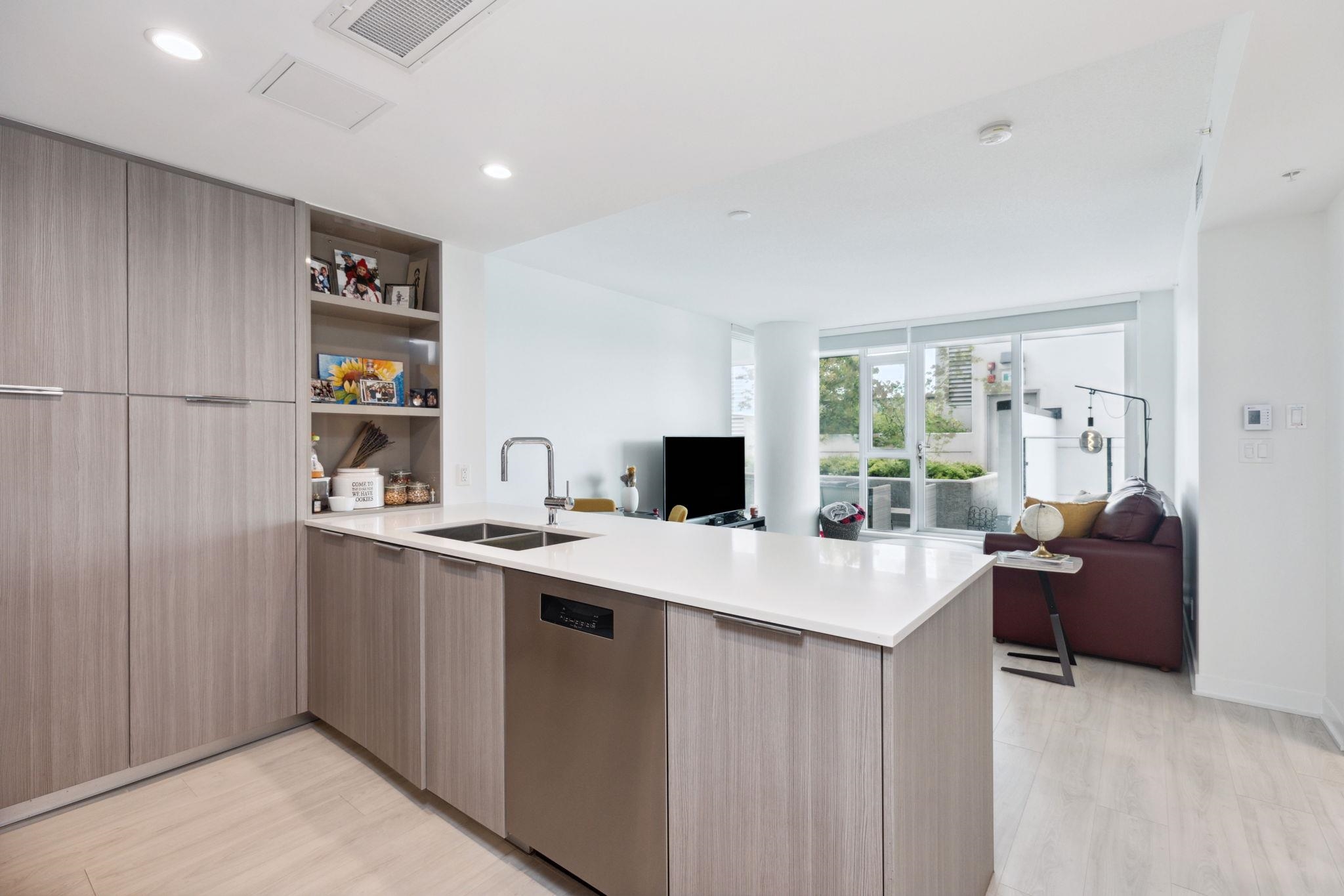 Listing image of 303 1401 HUNTER STREET