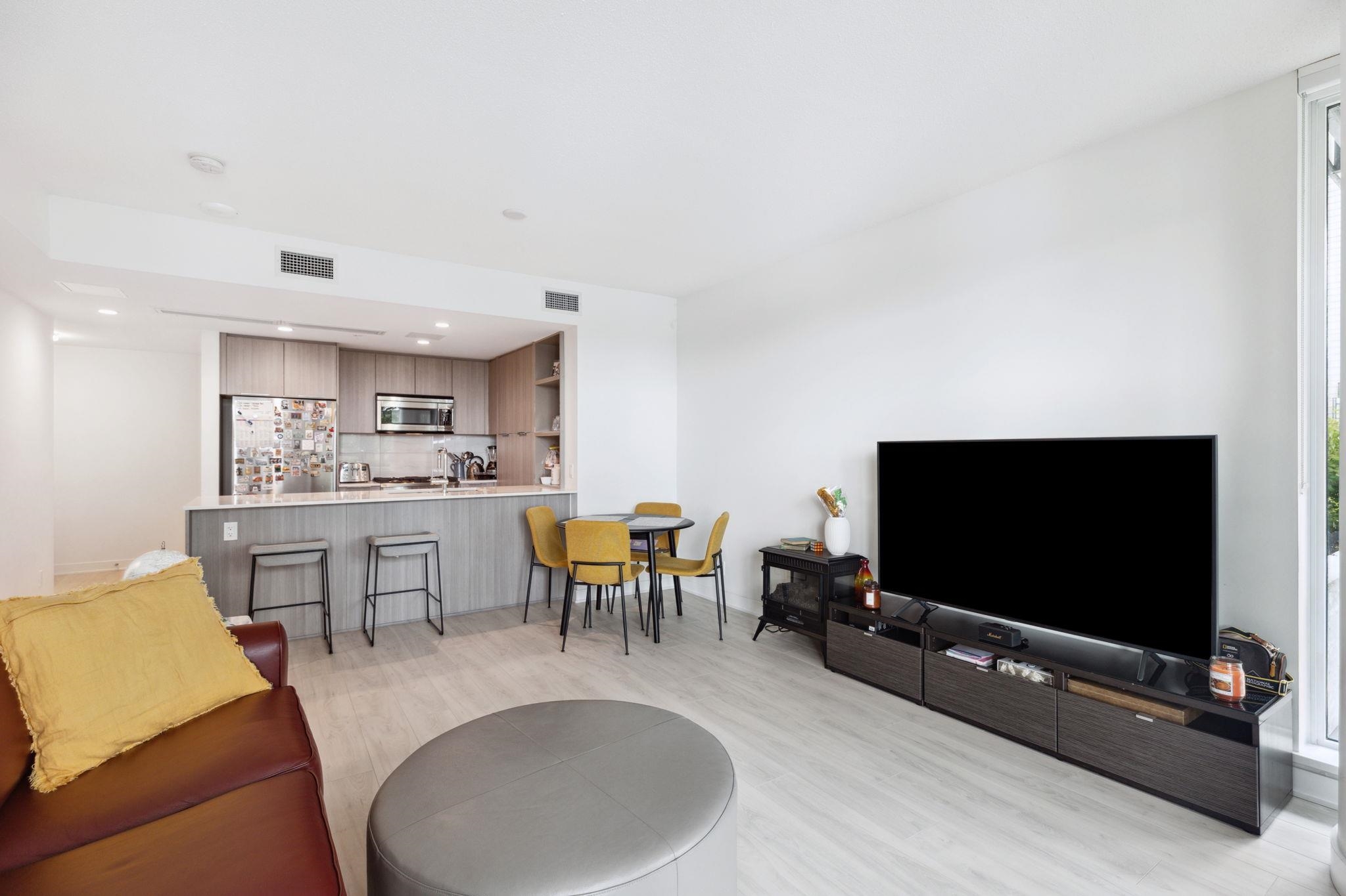 Listing image of 303 1401 HUNTER STREET
