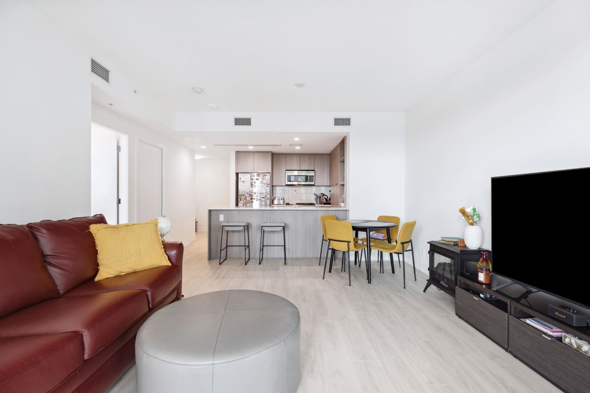 Listing image of 303 1401 HUNTER STREET
