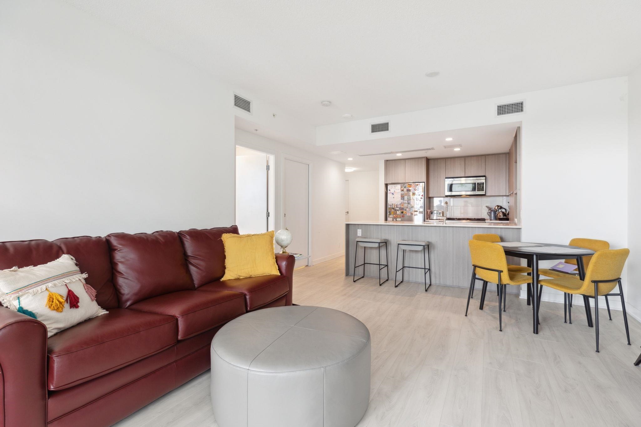Listing image of 303 1401 HUNTER STREET