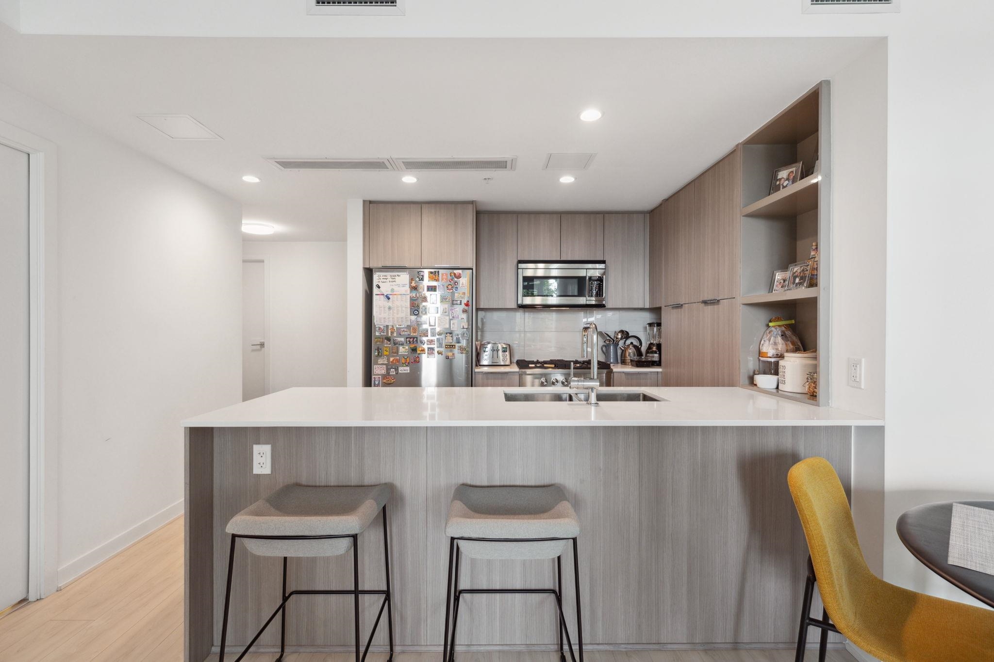 Listing image of 303 1401 HUNTER STREET