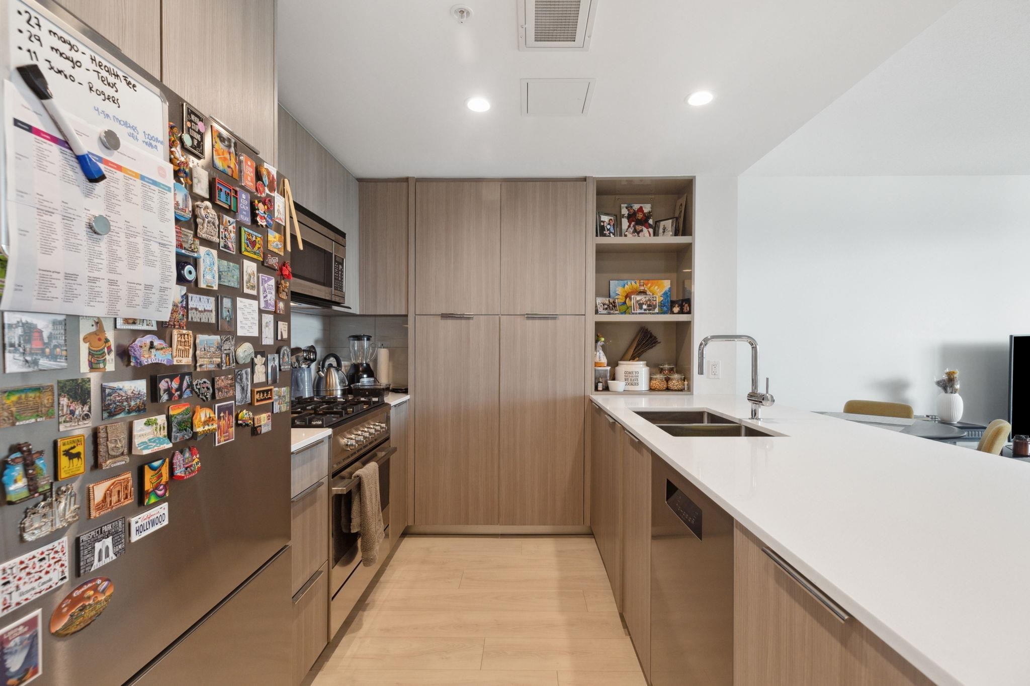 Listing image of 303 1401 HUNTER STREET