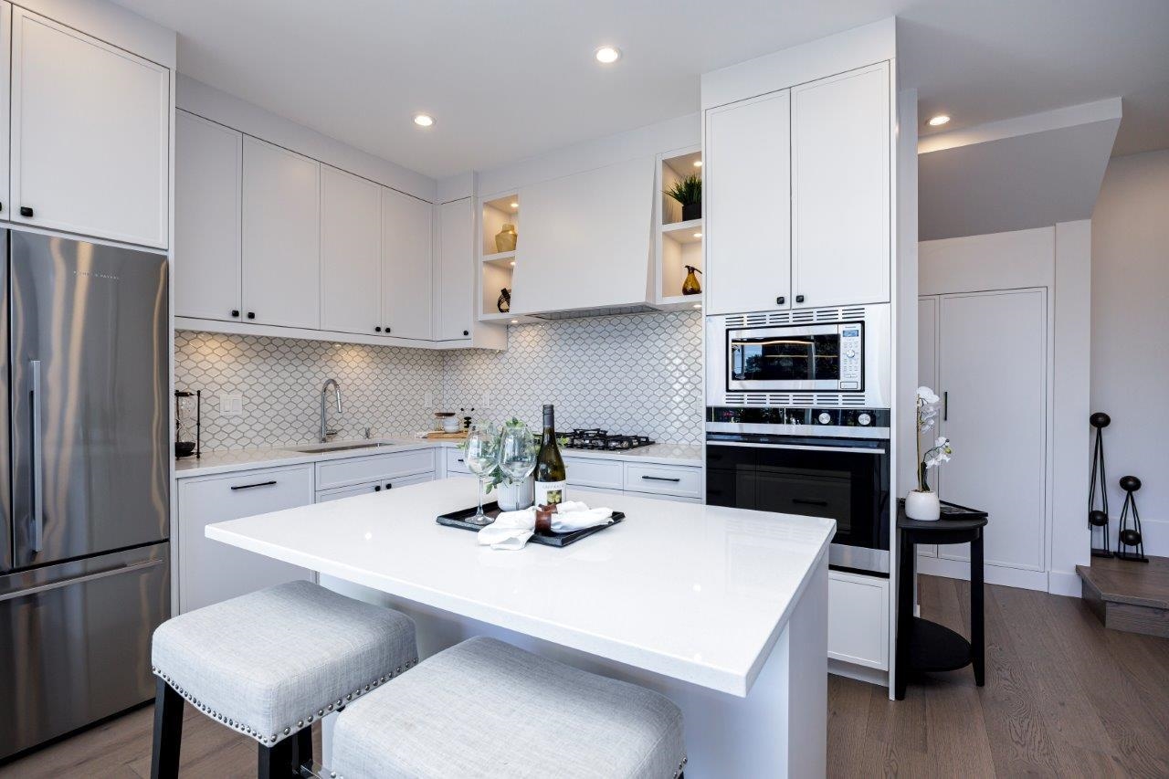 Listing image of 342 E 17TH STREET