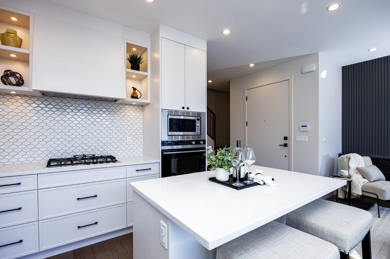 Listing image of 342 E 17TH STREET