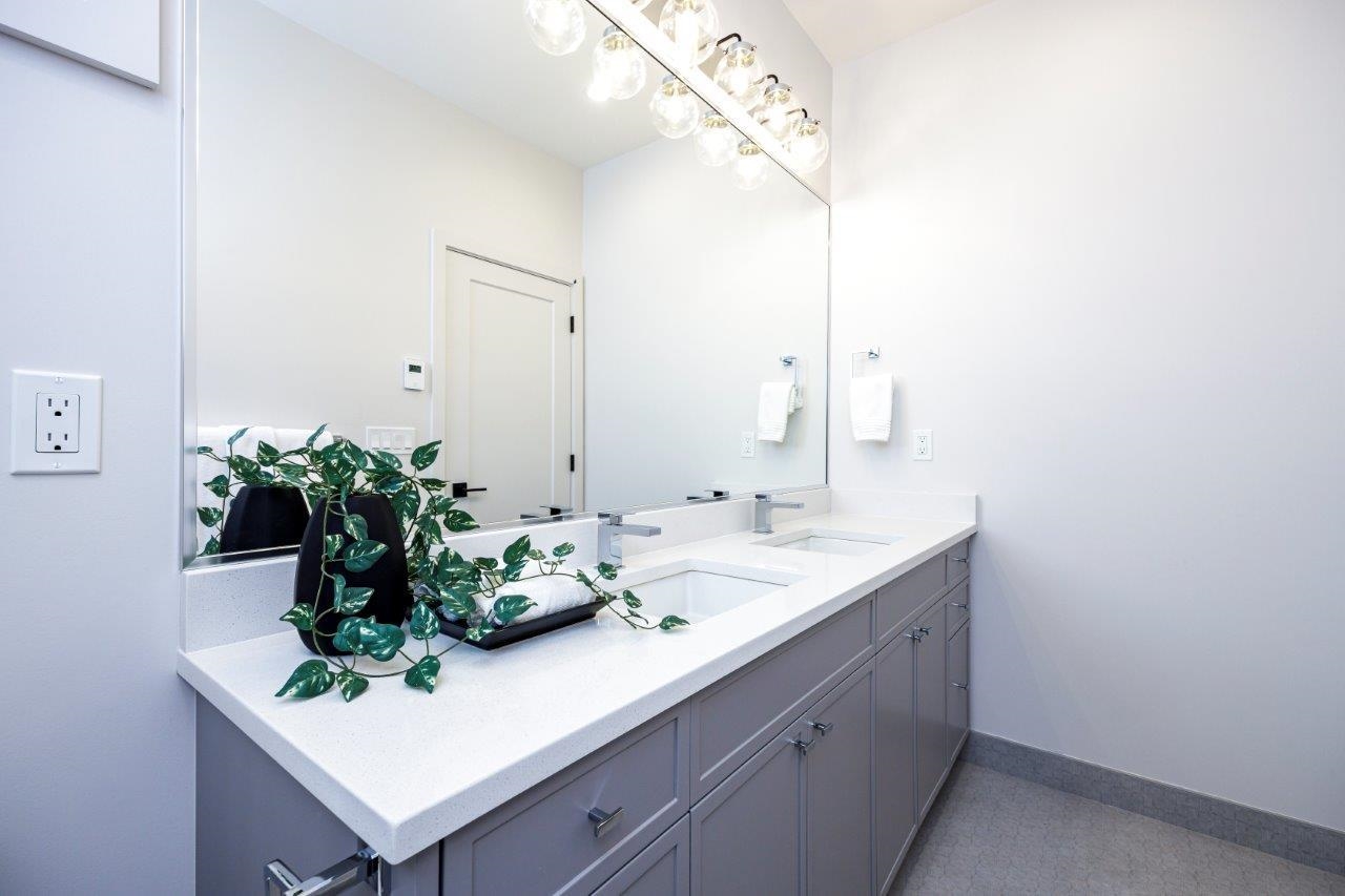 Listing image of 342 E 17TH STREET