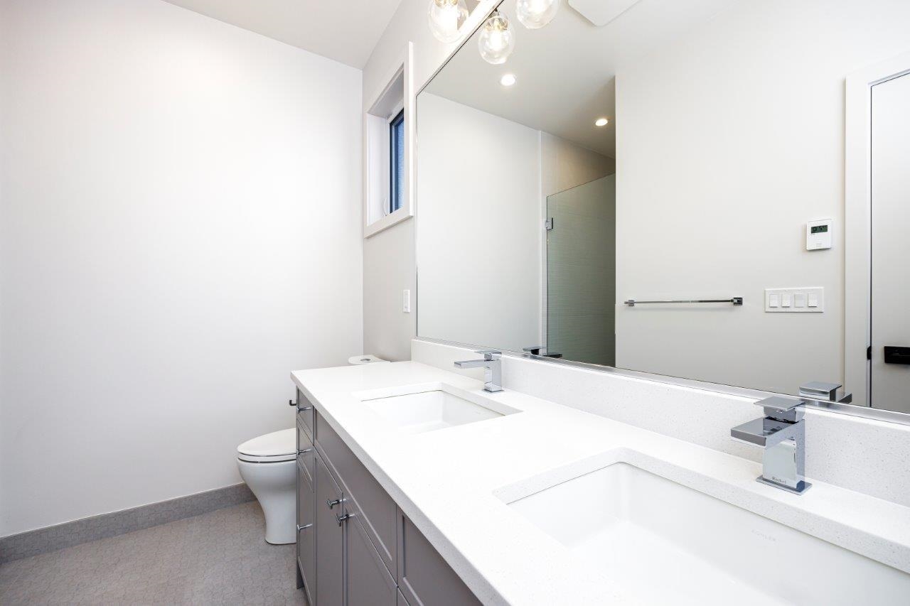 Listing image of 342 E 17TH STREET